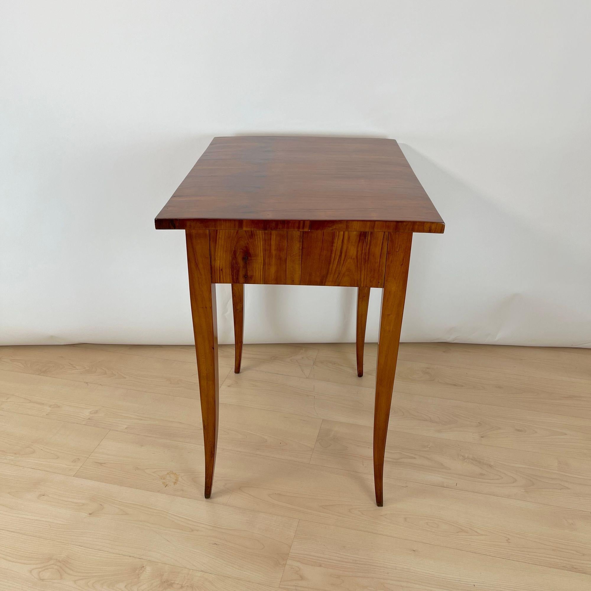 Early 19th Century Biedermeier Side Table, Cherrywood, South Germany circa 1820 For Sale