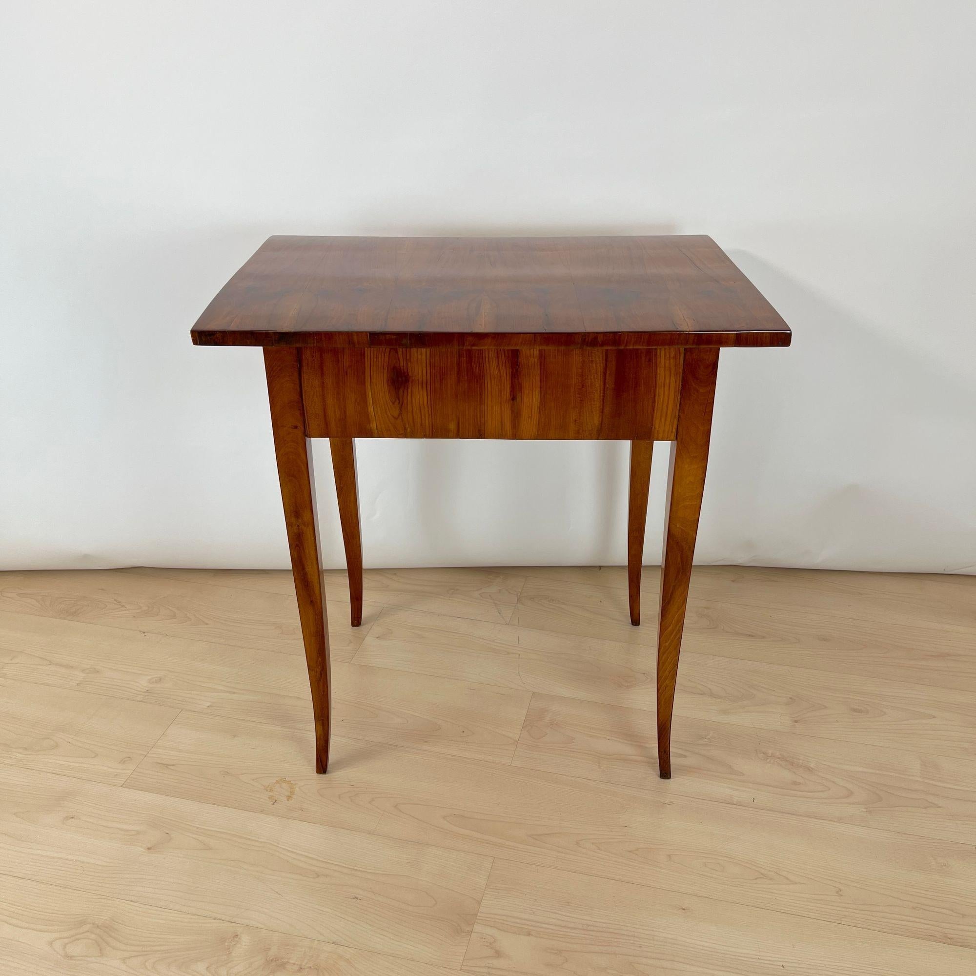 Biedermeier Side Table, Cherrywood, South Germany circa 1820 For Sale 1