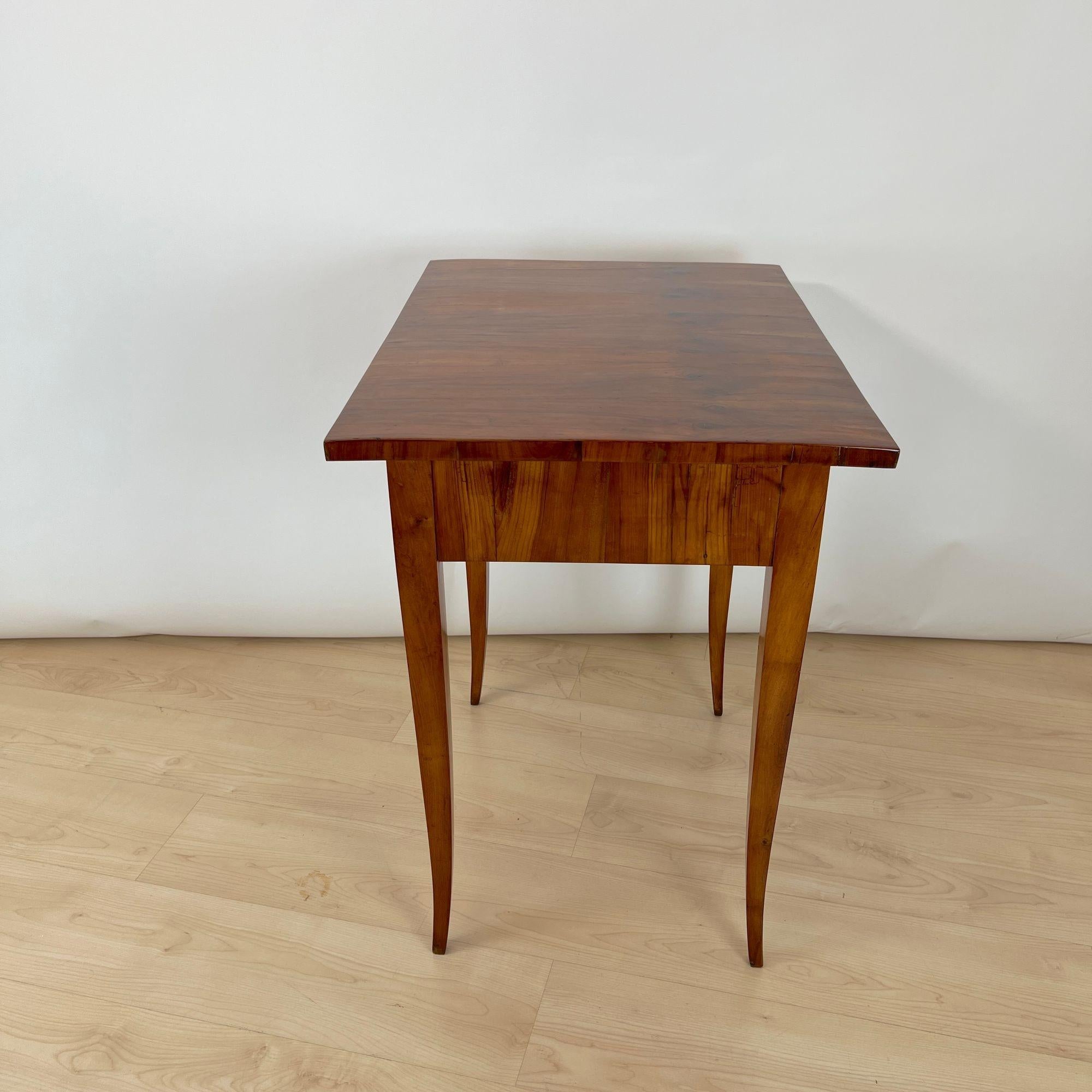 Biedermeier Side Table, Cherrywood, South Germany circa 1820 For Sale 2