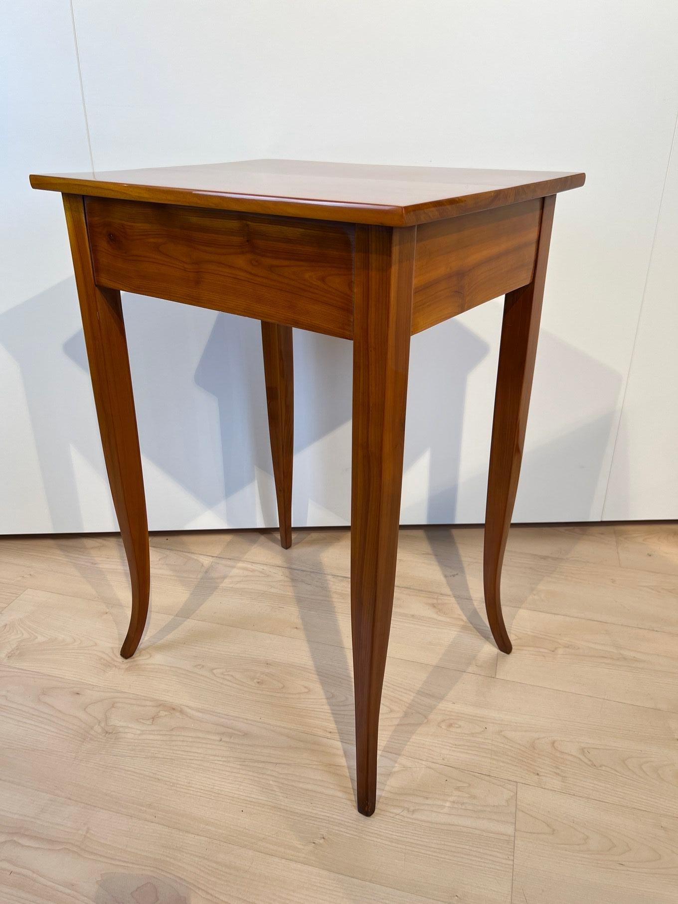Biedermeier Side Table with Drawer, Cherry Wood, South Germany circa 1825 For Sale 8