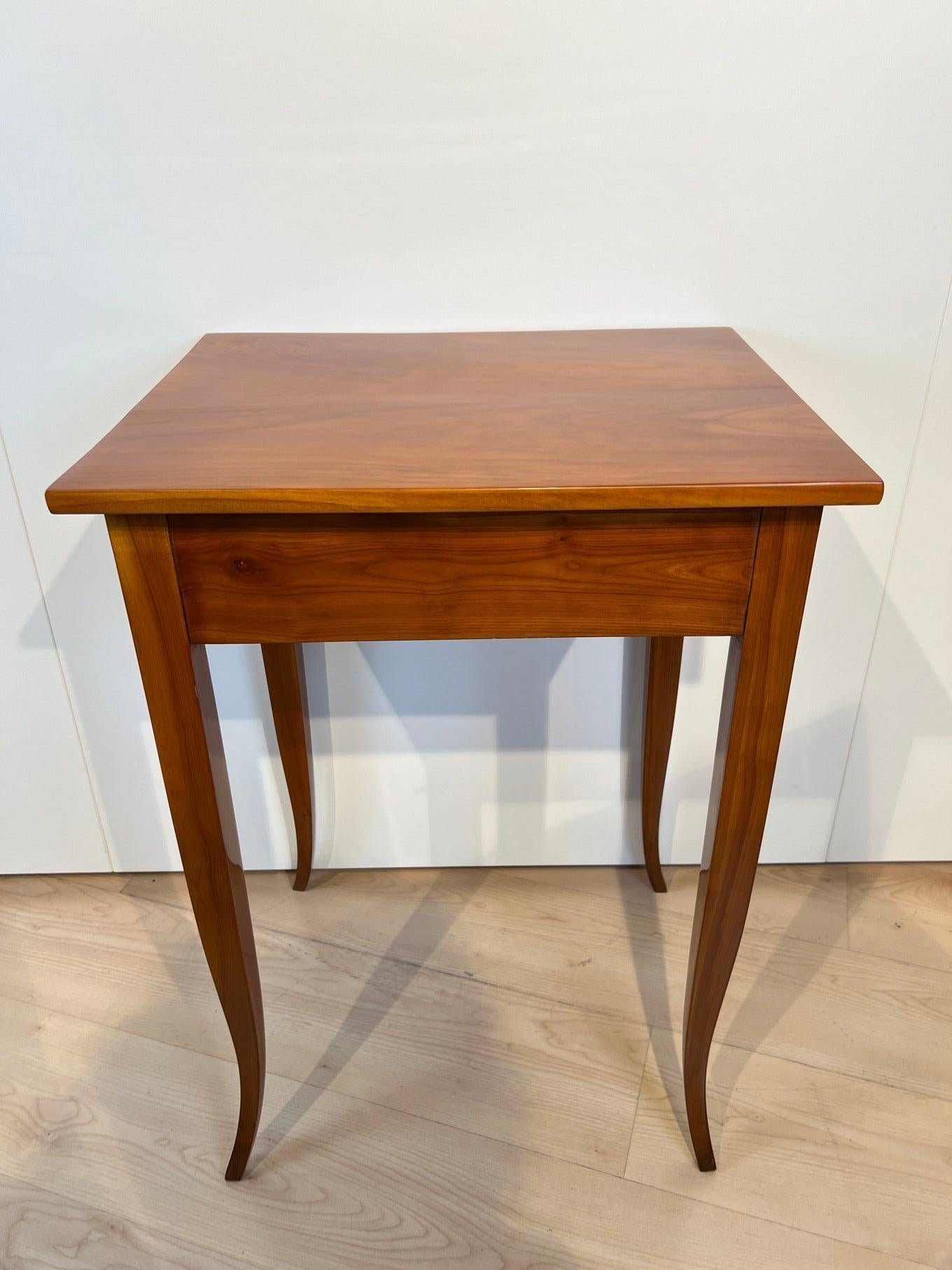 Biedermeier Side Table with Drawer, Cherry Wood, South Germany circa 1825 For Sale 11