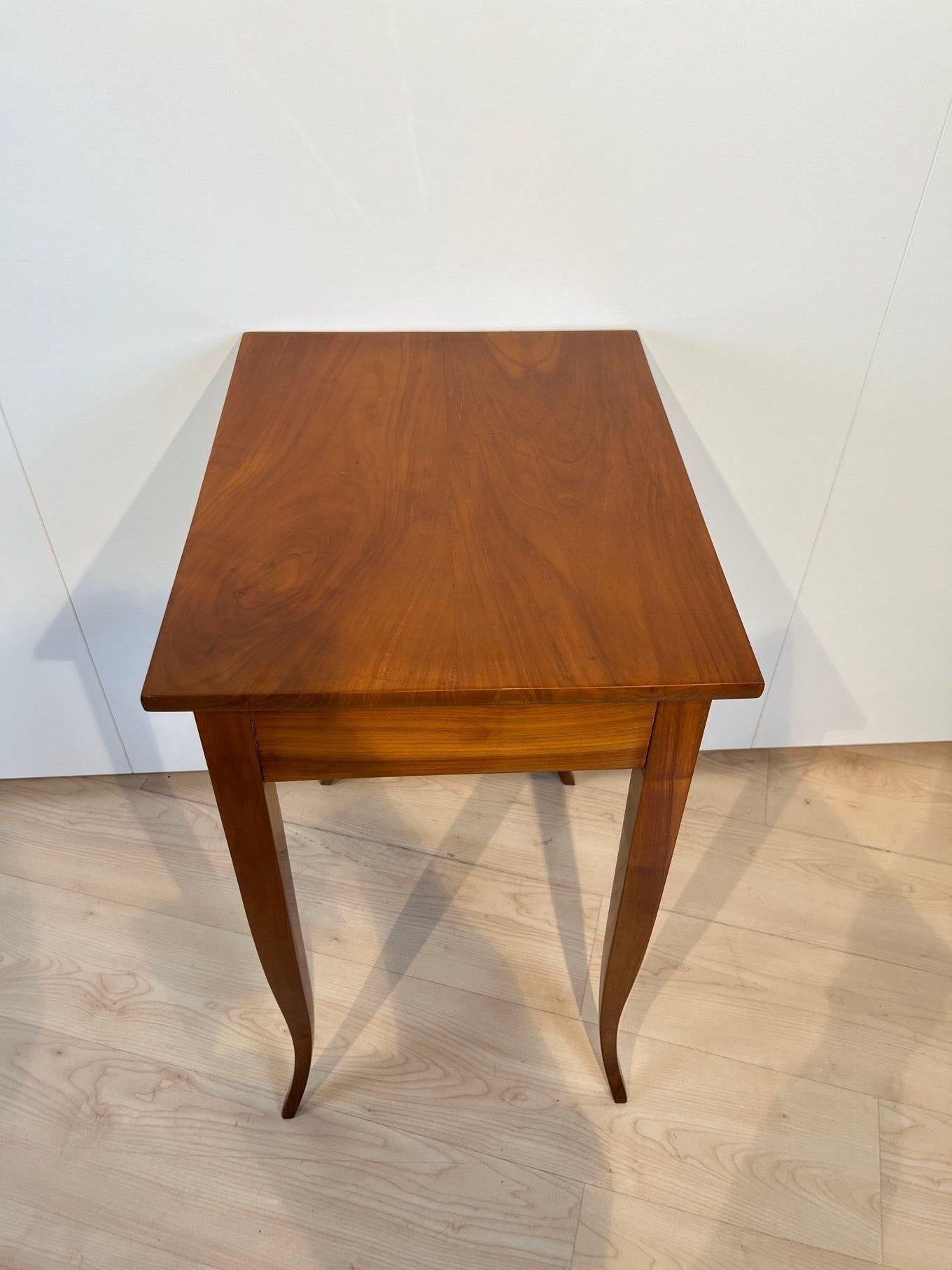 Biedermeier Side Table with Drawer, Cherry Wood, South Germany circa 1825 For Sale 12