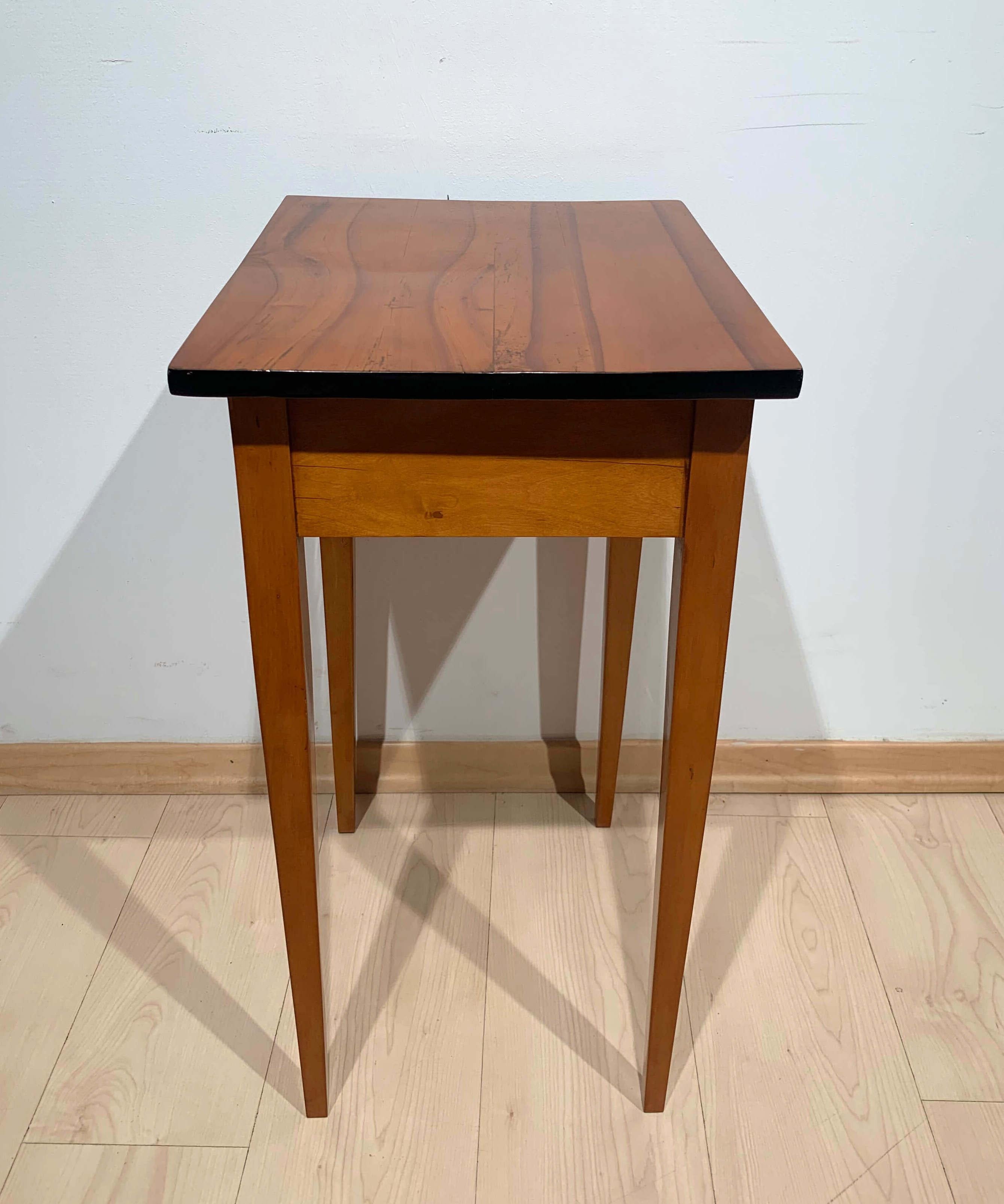 Biedermeier Side Table with Drawer, Cherry Wood, South Germany, circa 1830 4