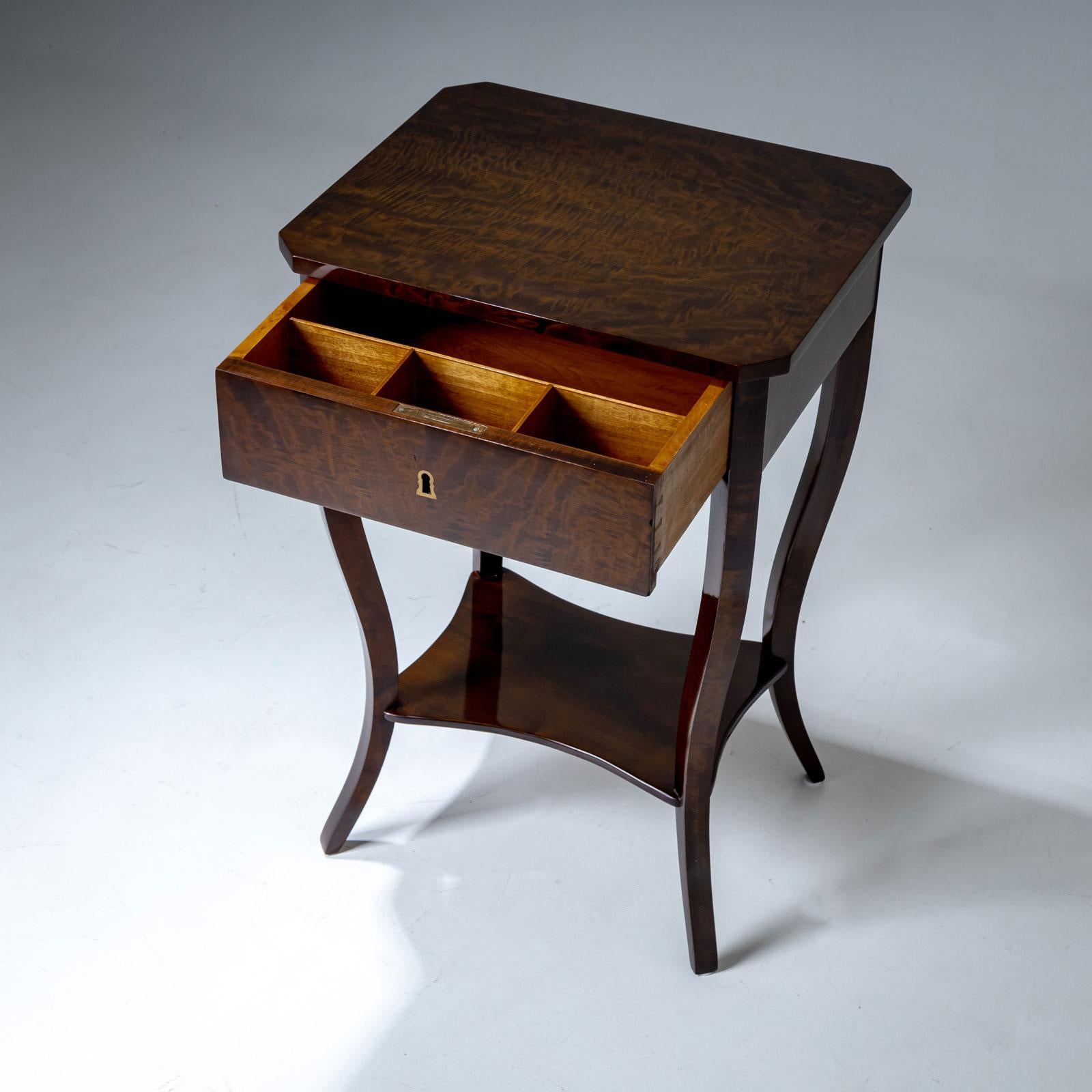 Biedermeier Side Table with one Drawer, circa 1830 For Sale 2