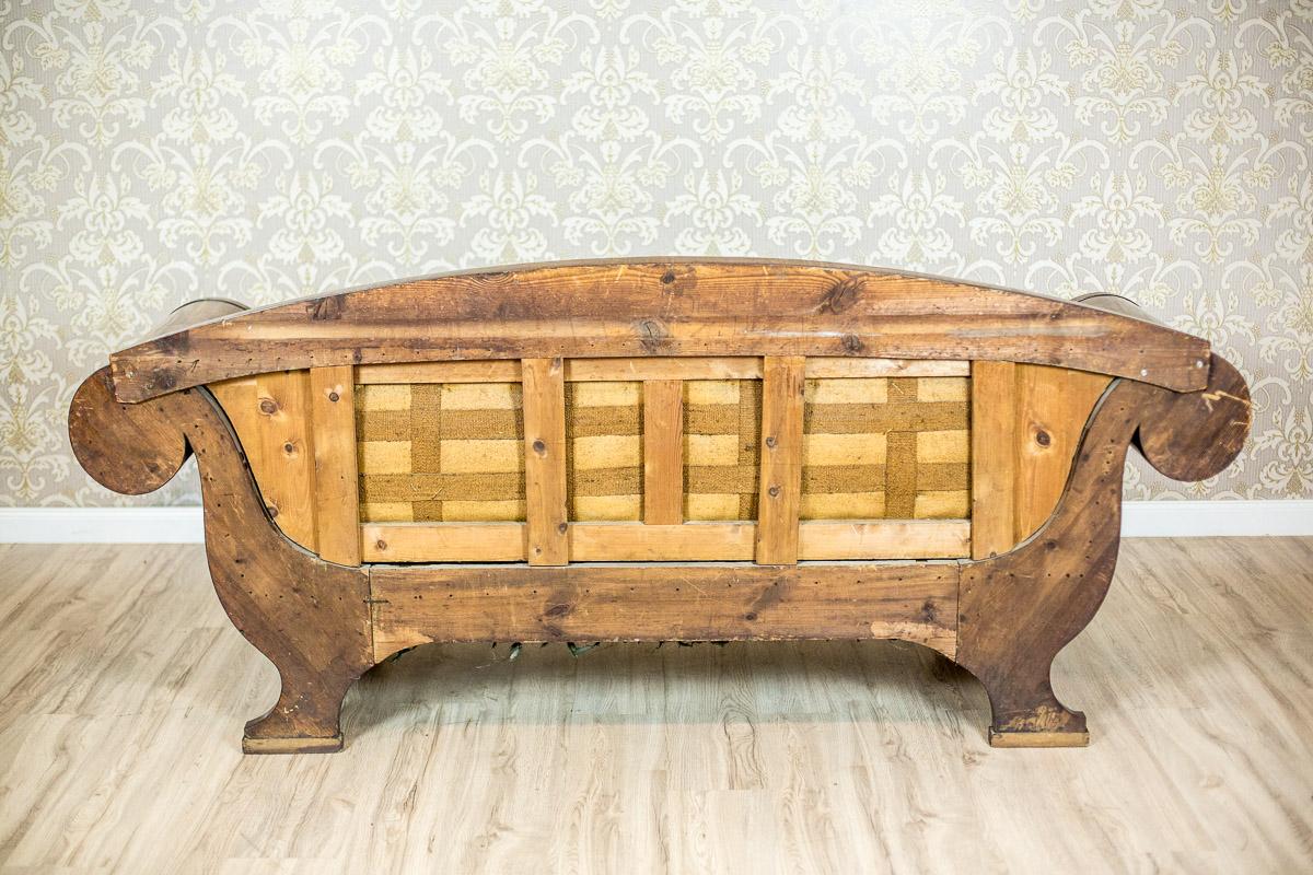 Antike Groß  Biedermeier-Sofa in Grün mit Messingdetails, um 1860 im Angebot 1
