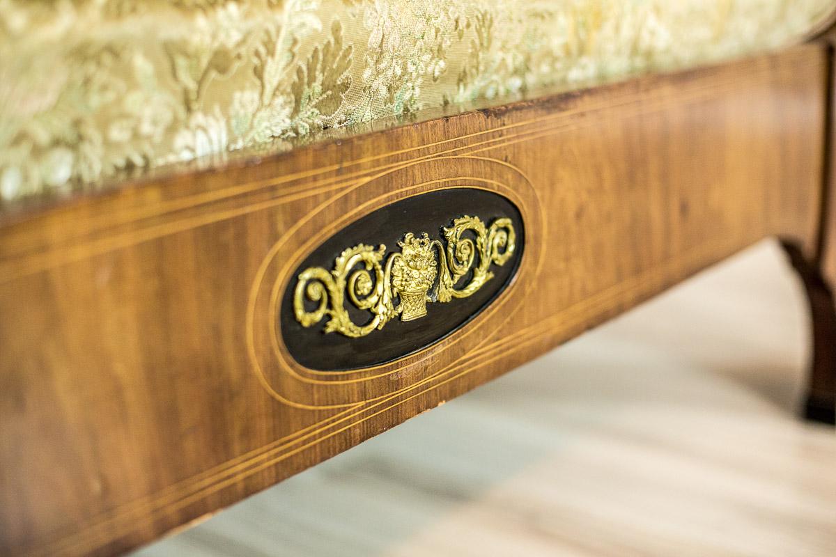 Antique Large  Canapé Biedermeier vert avec détails en laiton, vers 1860 en vente 1