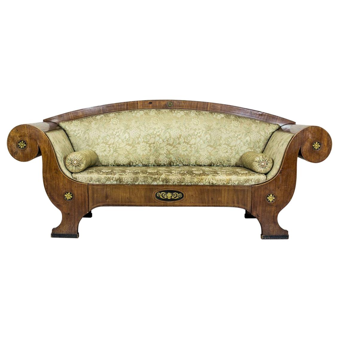 Antique Large  Canapé Biedermeier vert avec détails en laiton, vers 1860