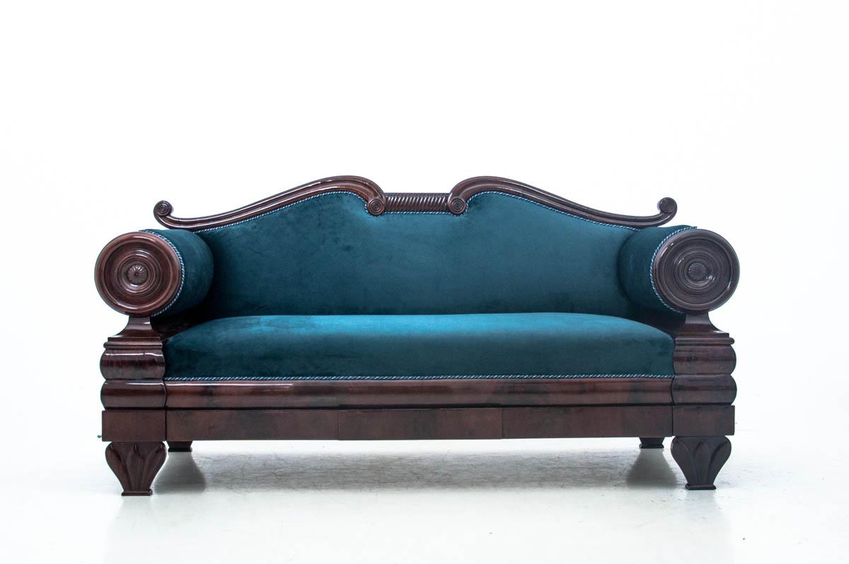 Biedermeier sofa, Germany, circa 1830.

Very good condition.

Origin: Germany

Wood: Mahogany

Dimensions: Height 95, length 195 cm, depth 70 cm.