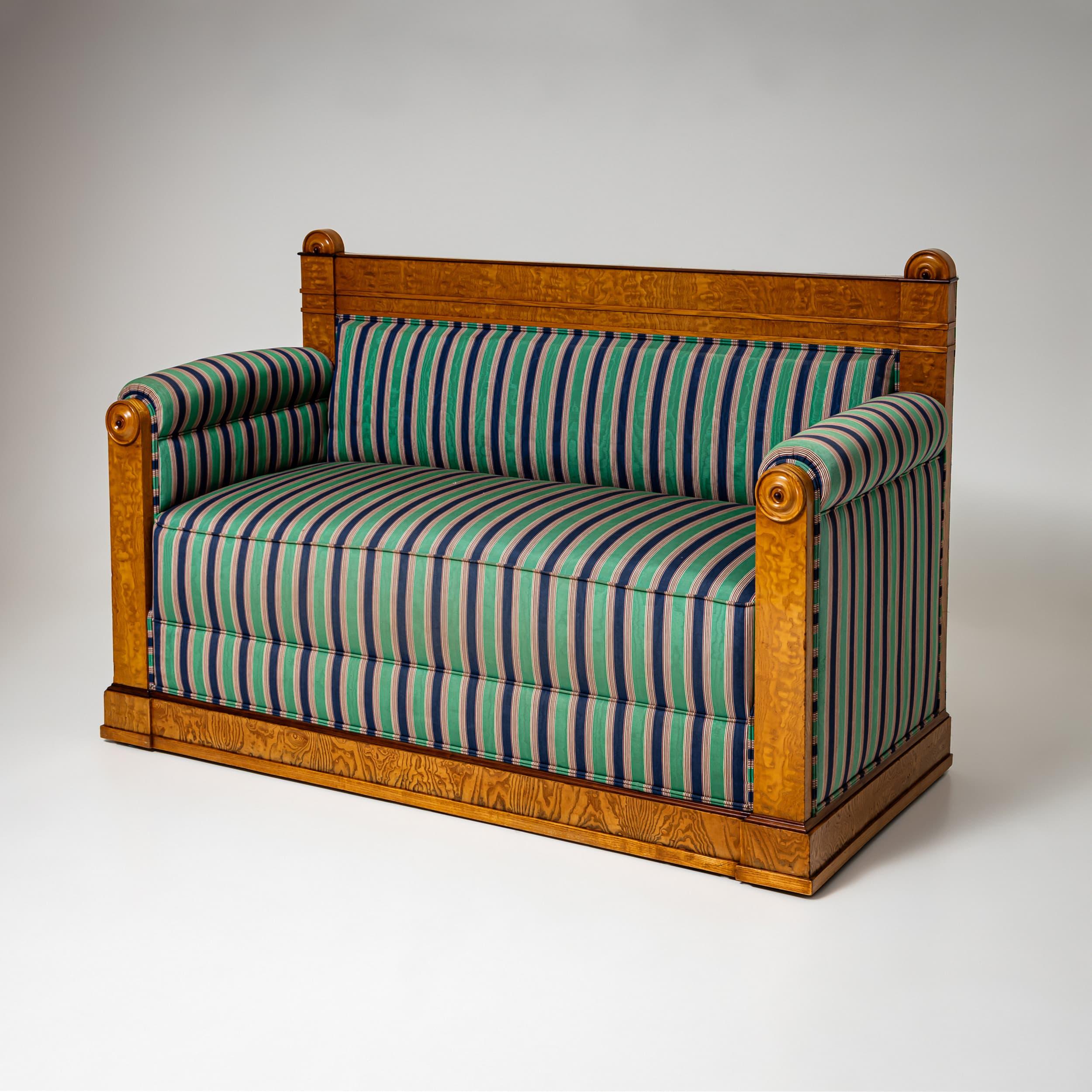 Sofá Biedermeier de madera de fresno, hacia 1830 en Bueno estado para la venta en Greding, DE