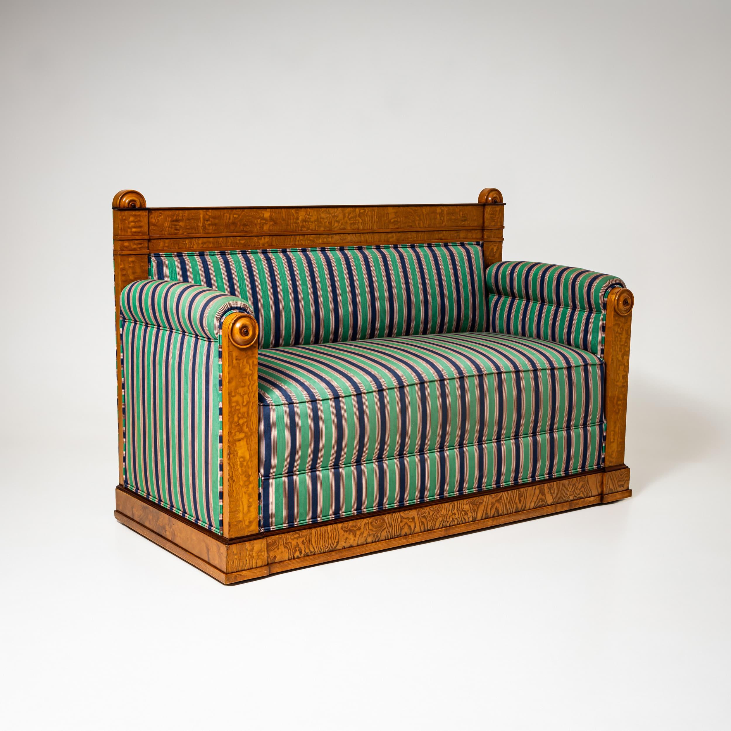 Sofá Biedermeier de madera de fresno, hacia 1830 en venta 2