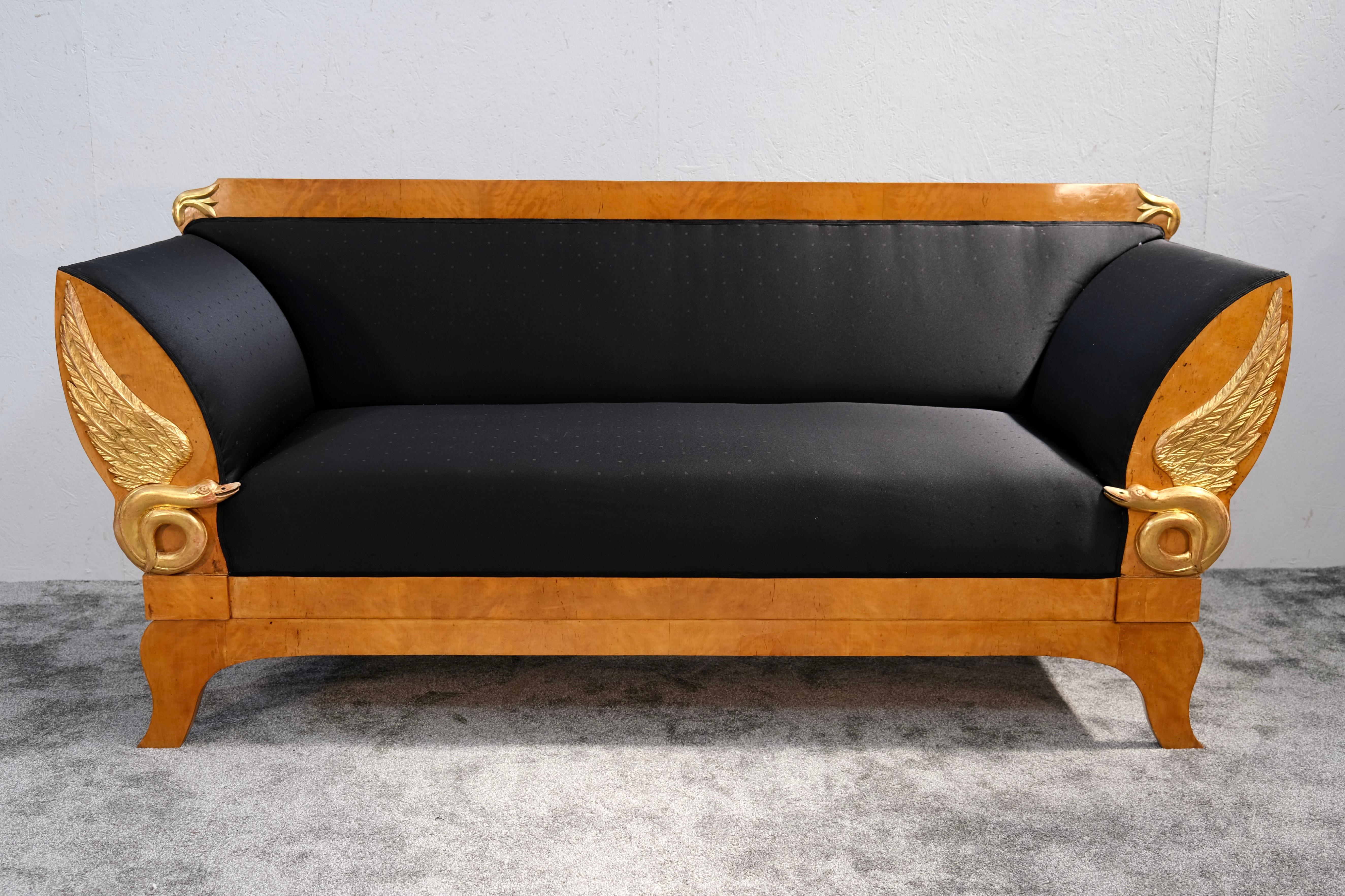 An exceptional example of early 19th-century German craftsmanship: this rare Biedermeier sofa, crafted around 1820 in Northern Germany, captivates with its bold presence, elegant proportions, and exquisite detailing.

The frame is veneered in birch,