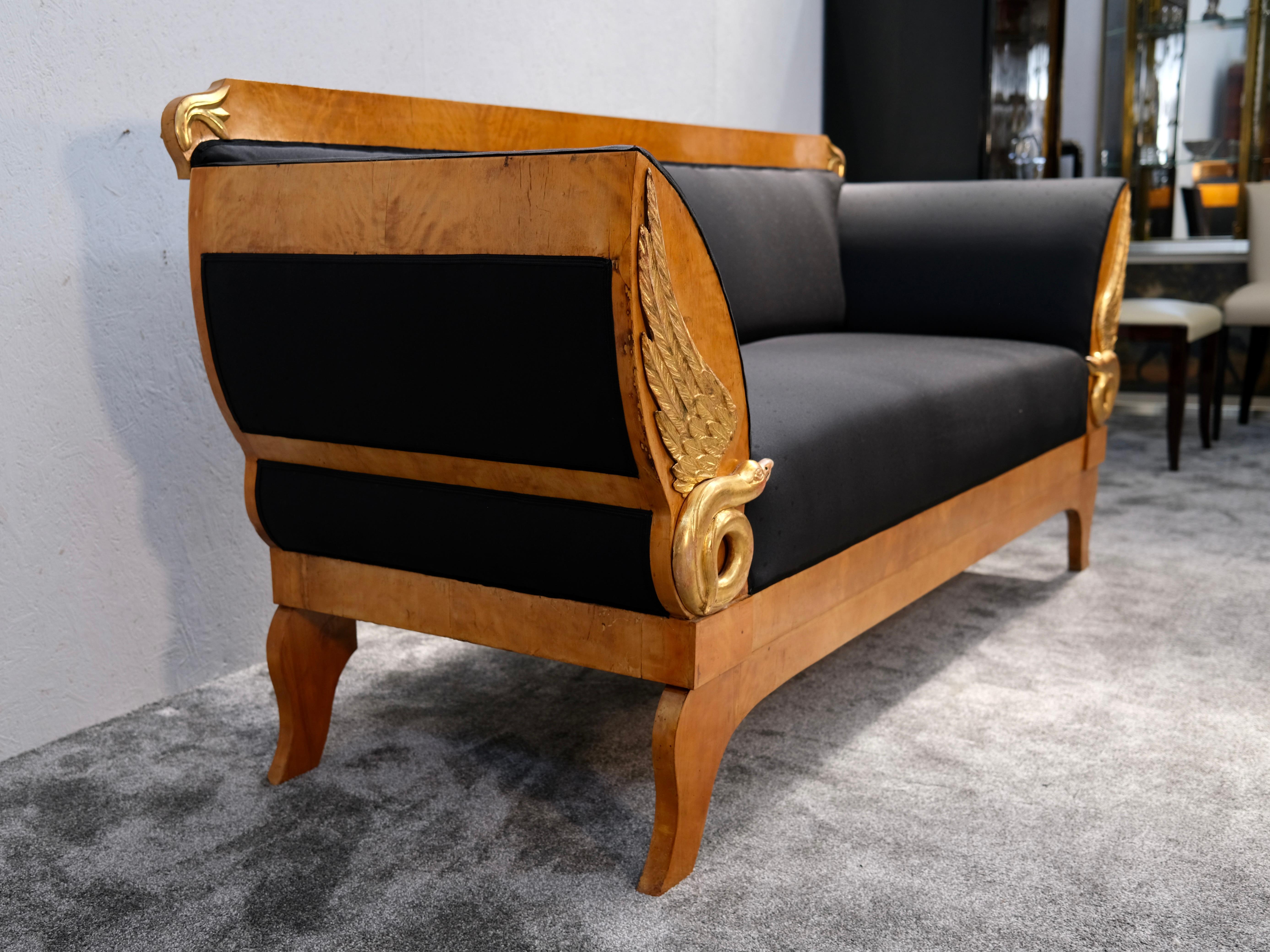 Biedermeier Sofa in Birch with Mythical Creatures and Black Upholstery, 1820 In Good Condition For Sale In Ulm, DE