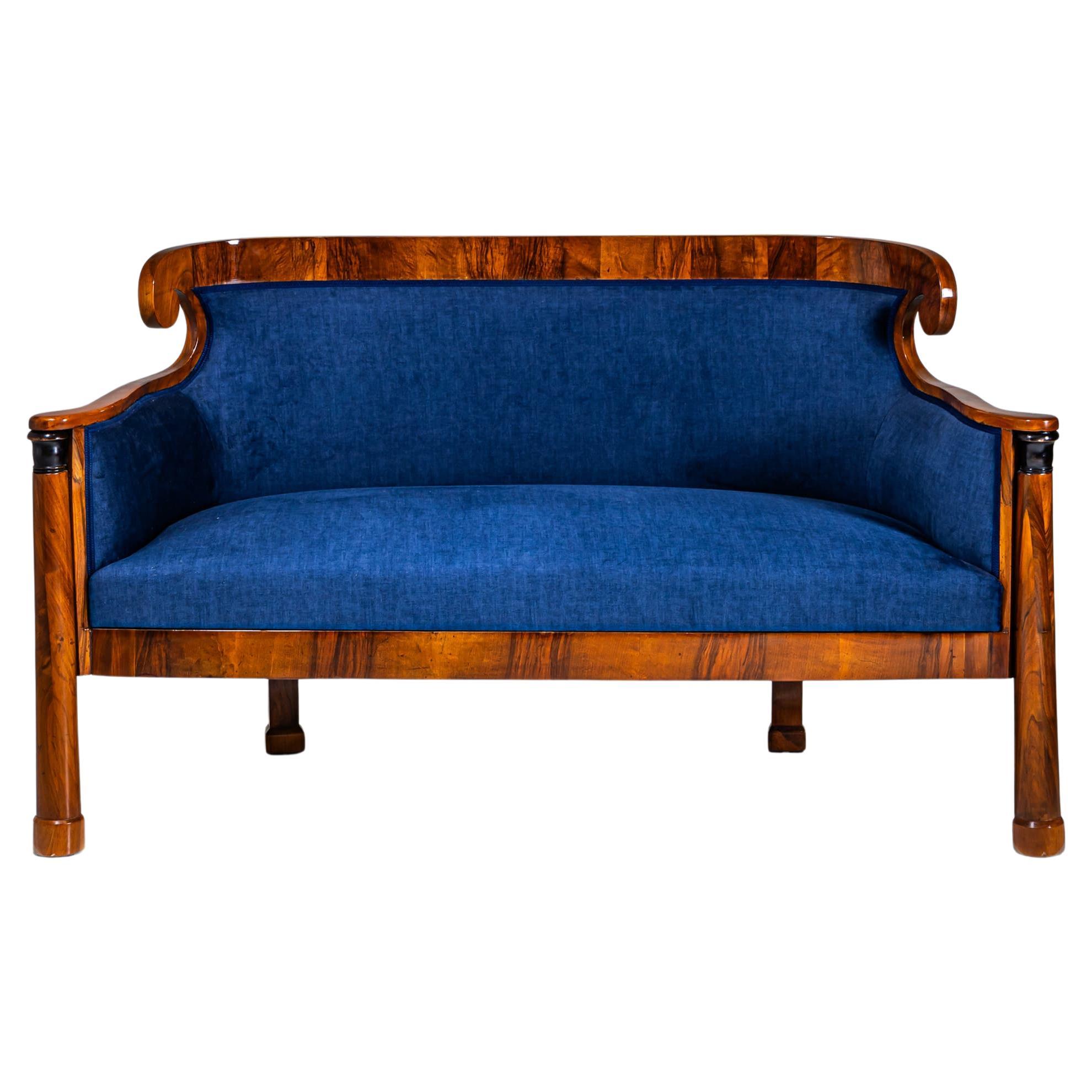 Biedermeier Sofa in Walnut, Austria, circa 1830