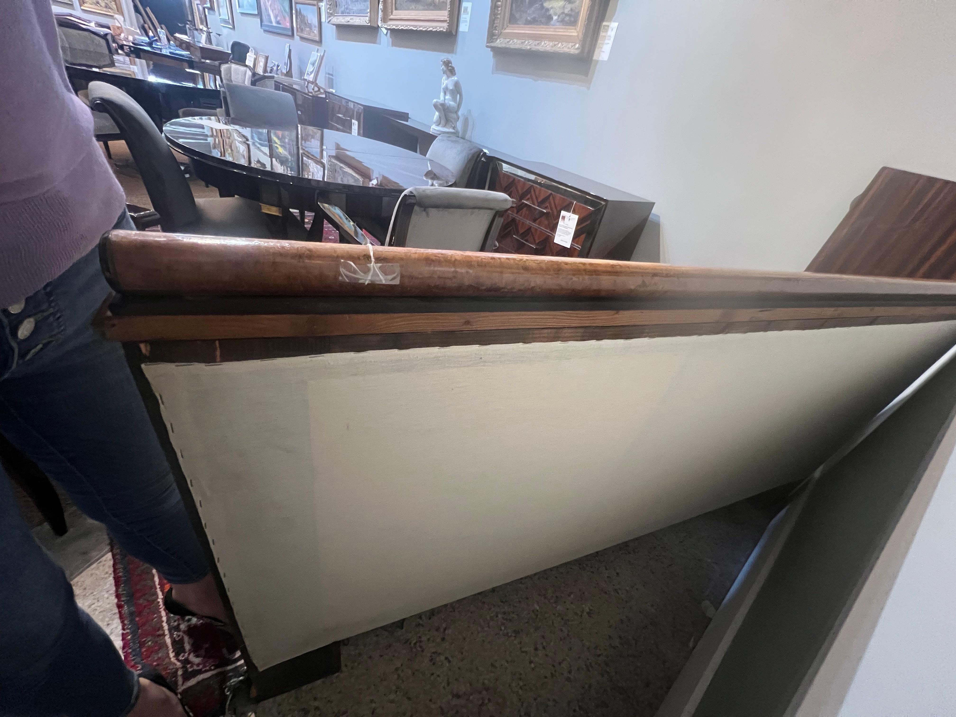 Sofá Biedermeier en nogal Tela en venta
