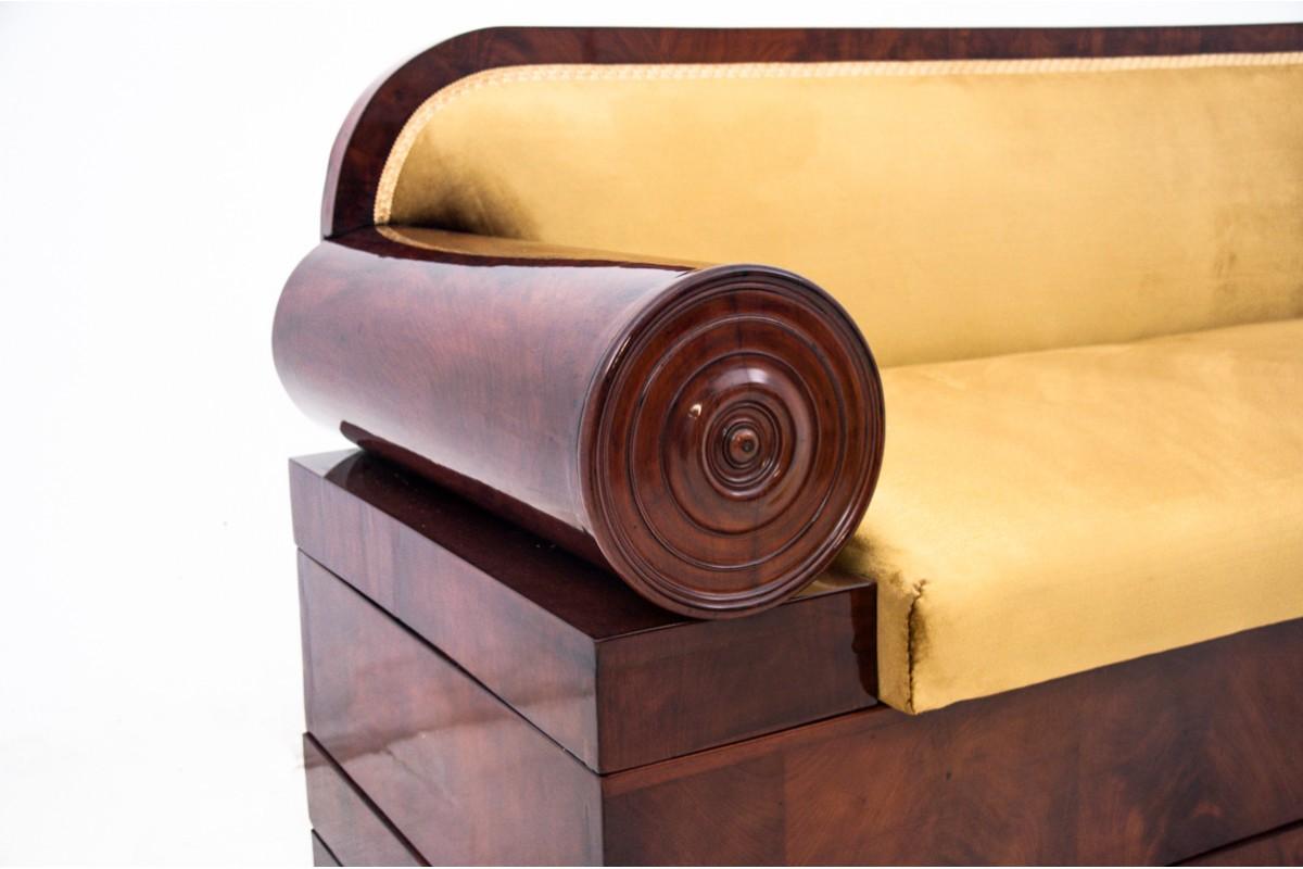 Biedermeier-Sofa, Nordeuropa, um 1850. (19. Jahrhundert) im Angebot