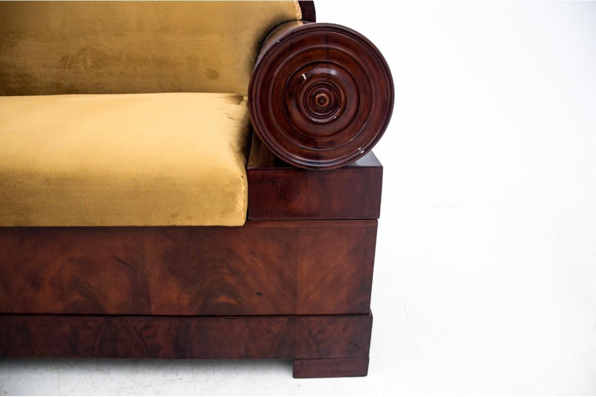 Biedermeier-Sofa, Nordeuropa, um 1850. im Angebot 1