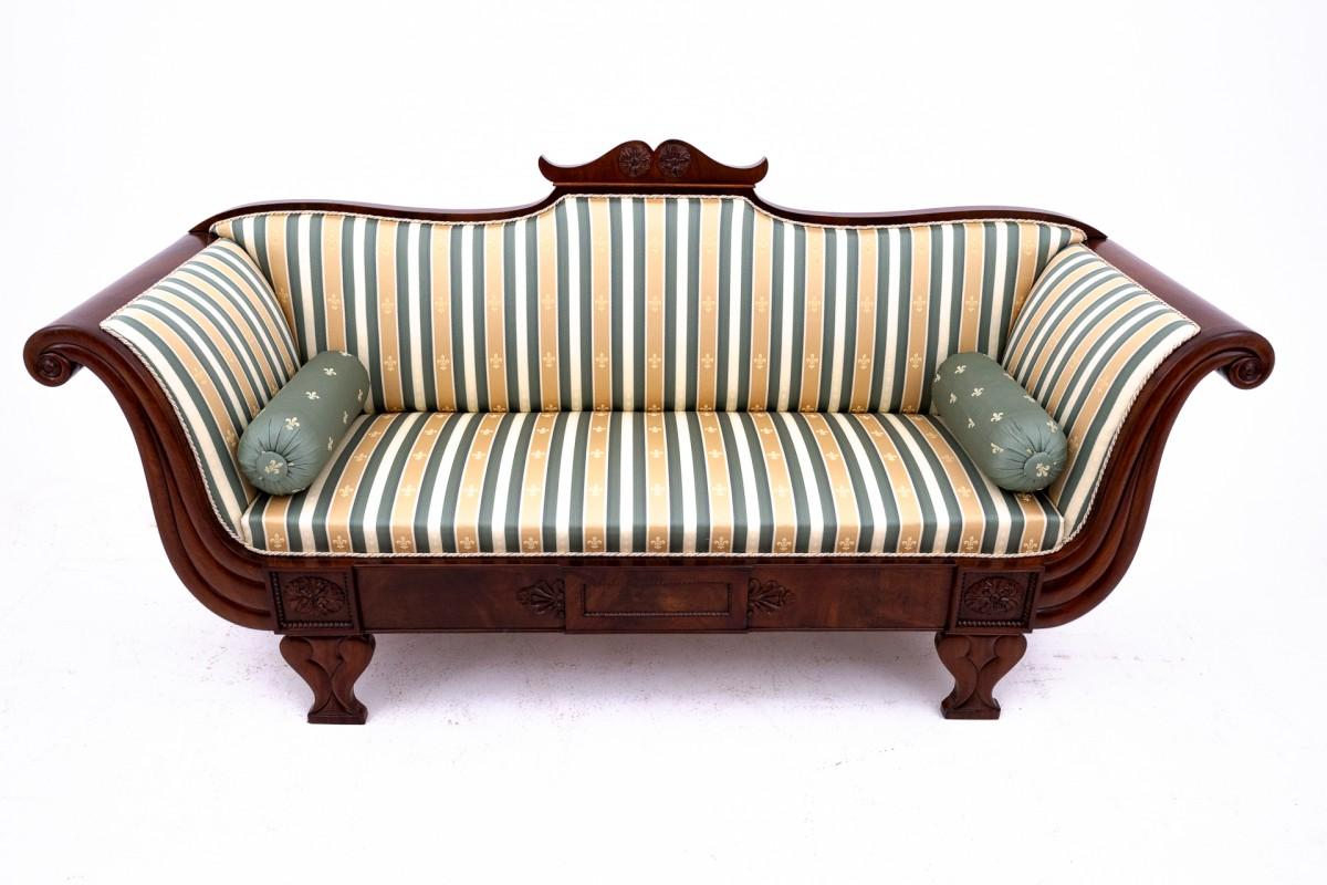 Biedermeier sofa, Northern Europe, circa 1860. AFTER RENOVATION

Very good condition, after professional renovation and replacement of upholstery.

Wood: mahogany

dimensions: height 102 cm seat height 47 cm length 215 cm depth 74 cm