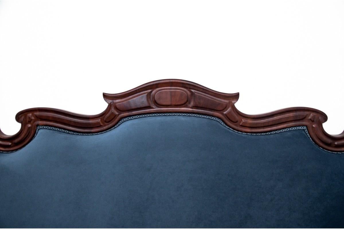 1900 couch