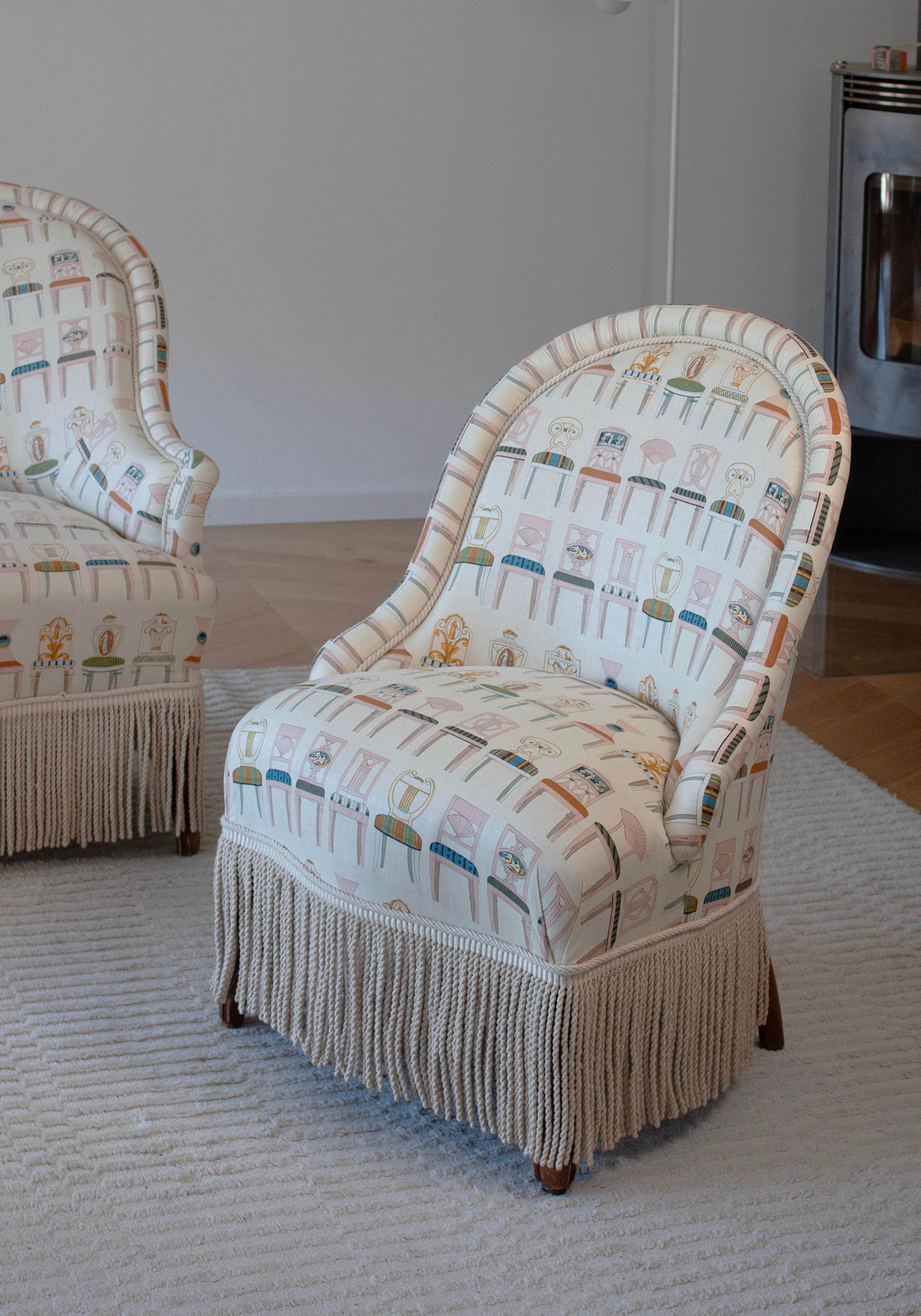 Sofá Biedermeier, Dos Sillones Tapizados en Textil Motivo Silla Karl Lagerfeld siglo XX en venta