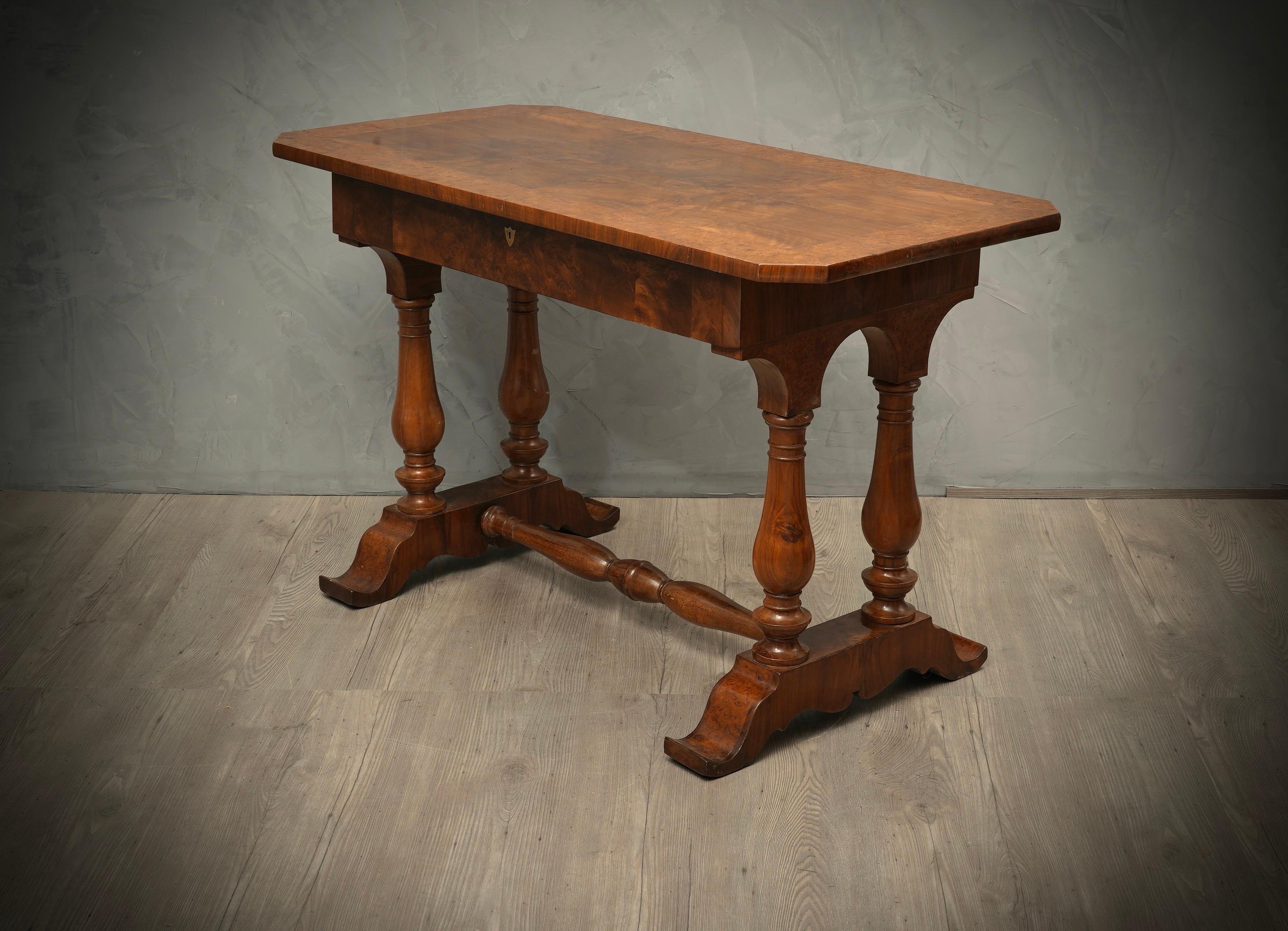 Biedermeier Square Walnut Wood Austrian Writing Table Desk, 1830 For Sale 4