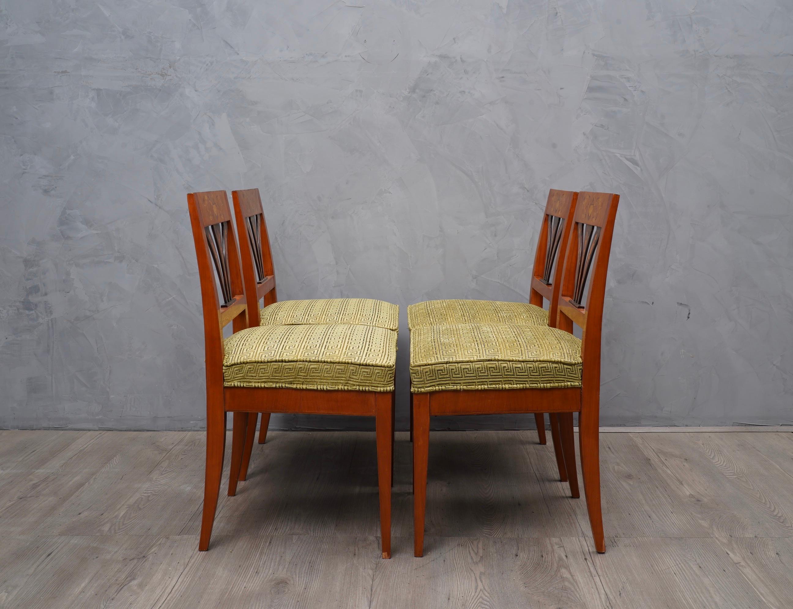 Biedermeier Squared Walnut and Geometric Green Velvet Austrian Chairs, 1850 For Sale 1