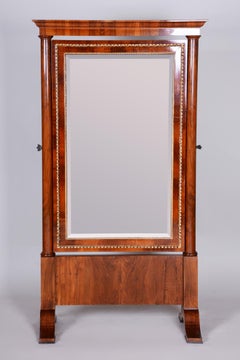 Biedermeier Standing Mirror Made in Austria circa 1810, Fully Restored Walnut