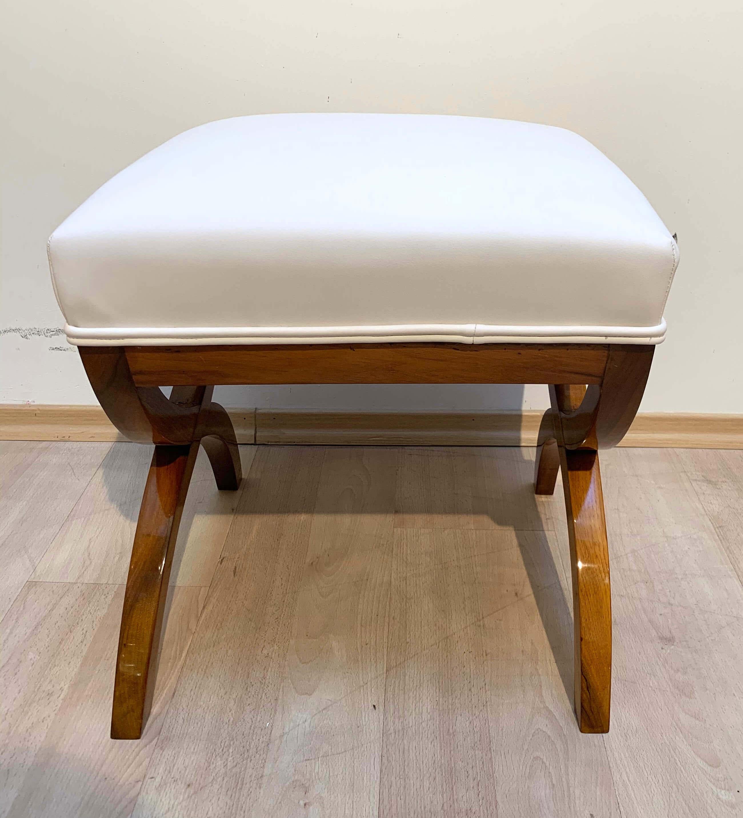 Biedermeier Stool, Solid Walnut, White Faux leather, South Germany circa 1840 In Good Condition In Regensburg, DE