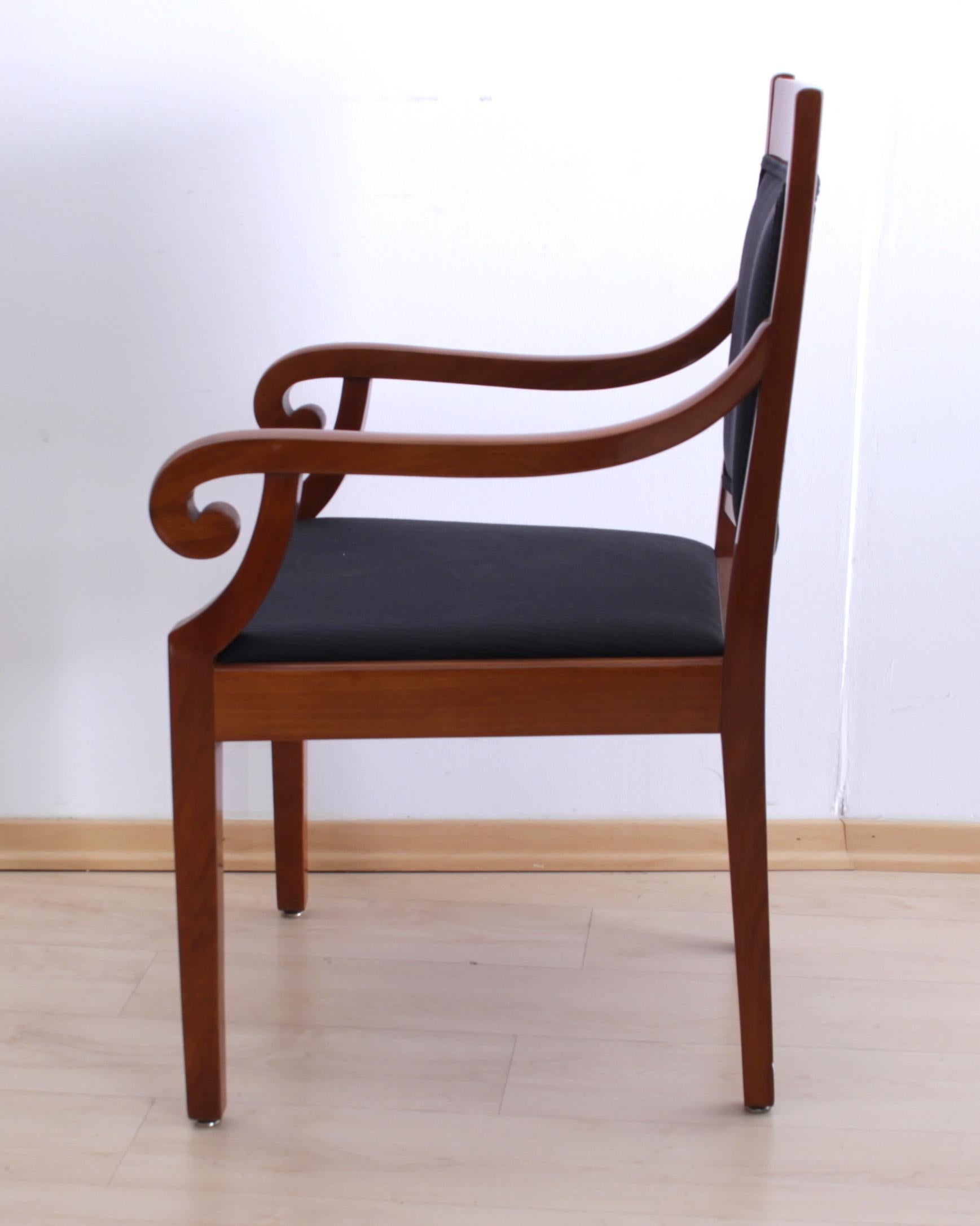 Biedermeier Style Armchair, Cherry wood, Shellac, South Germany, circa 1900 In Good Condition In Regensburg, DE