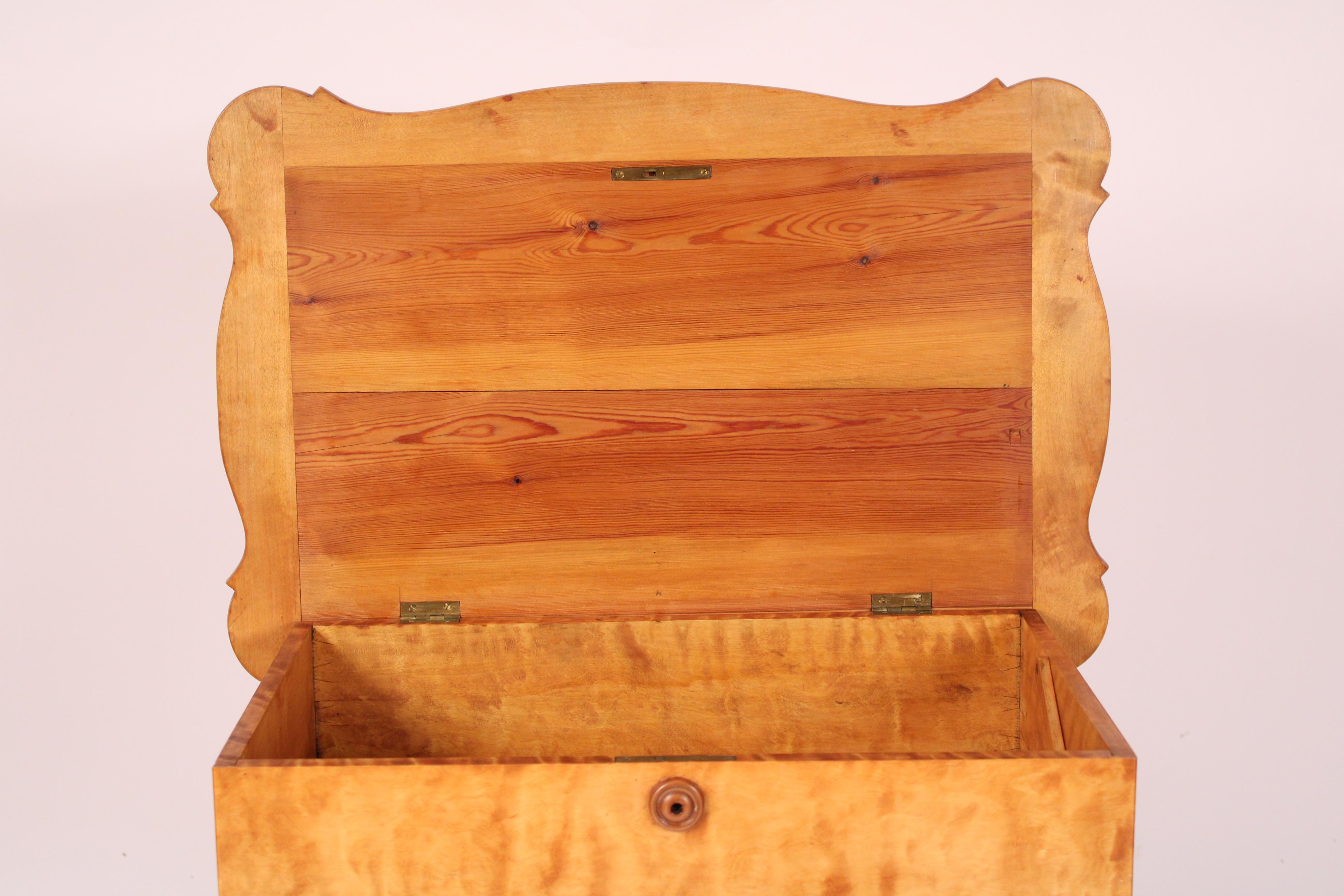 Biedermeier Style Birch Occasional table For Sale 2
