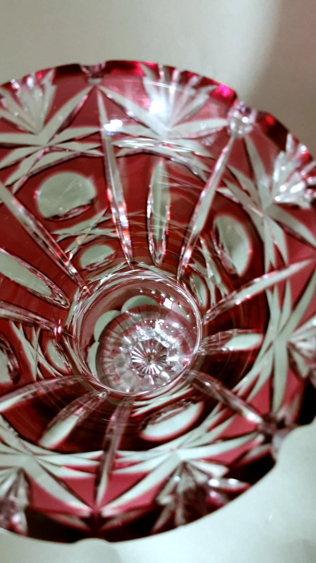 Vase en cristal rouge taillé et meulé de style Biedermeier, Bohemia Crystal en vente 10