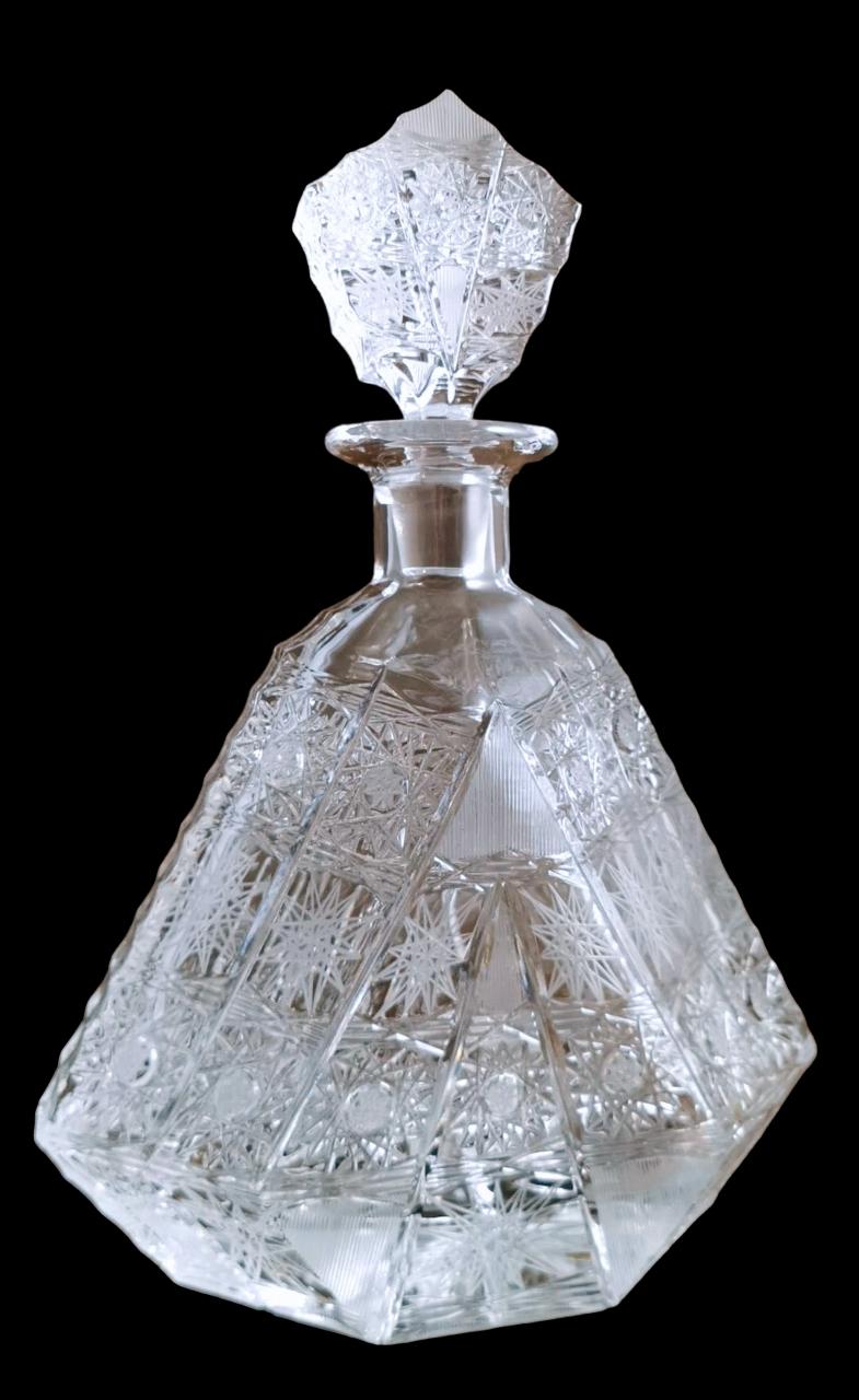 Likörflasche aus Kristall im Biedermeier-Stil mit böhmischem Schliff und Grund (Tschechisch) im Angebot