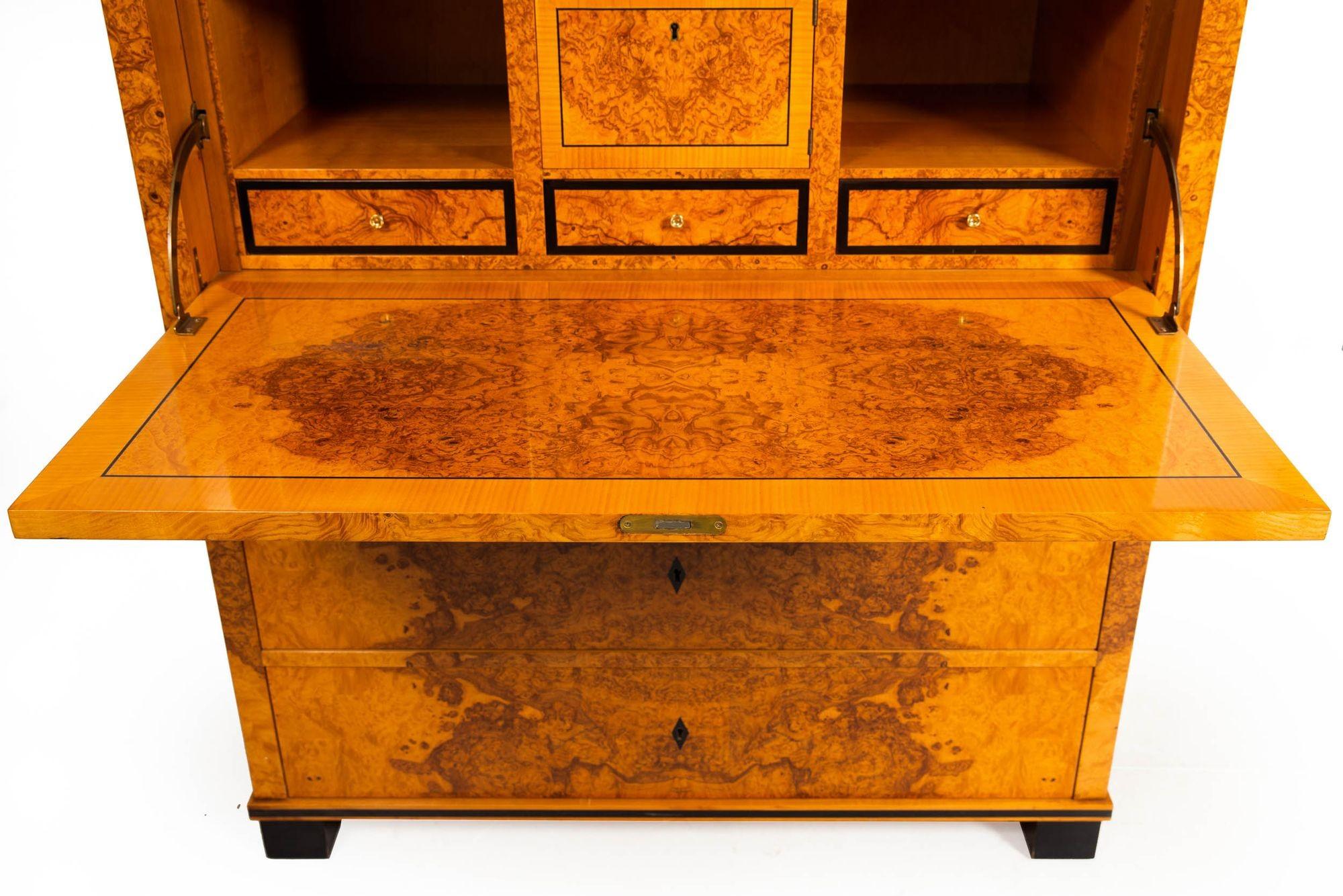 Sekretär-Schreibtisch aus gemasertem Birkenholz im Biedermeier-Stil von Colombo Mobili im Angebot 3