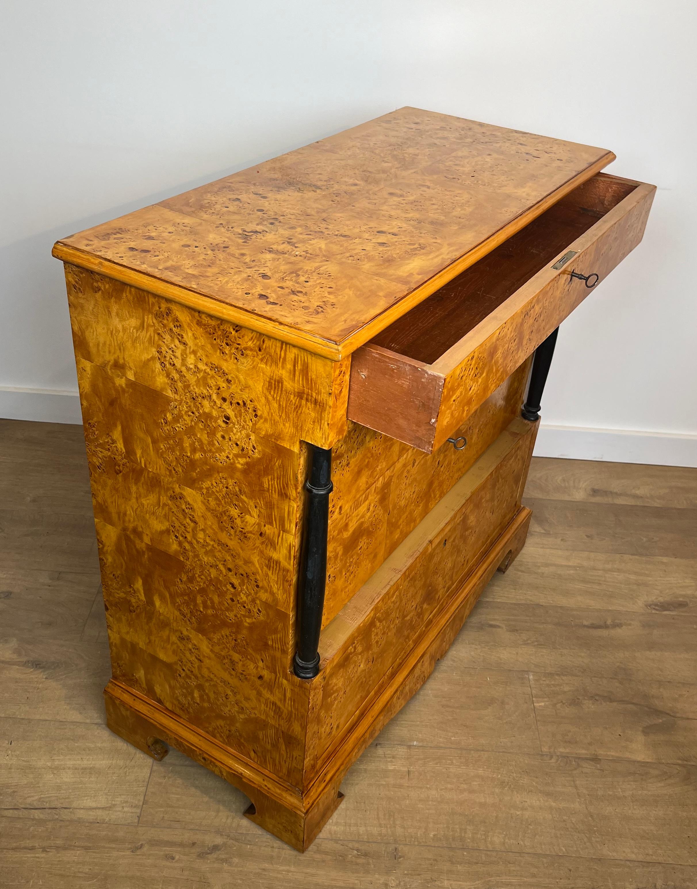 Mid-20th Century Biedermeier Style Chest of Drawers With Four Drawers in Maple. For Sale