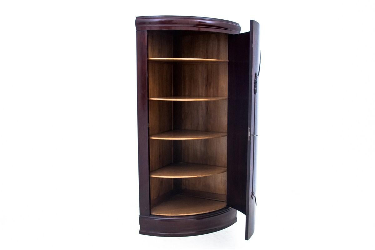 Scandinavo Cassettiera angolare in stile Biedermeier, Europa del Nord. in vendita