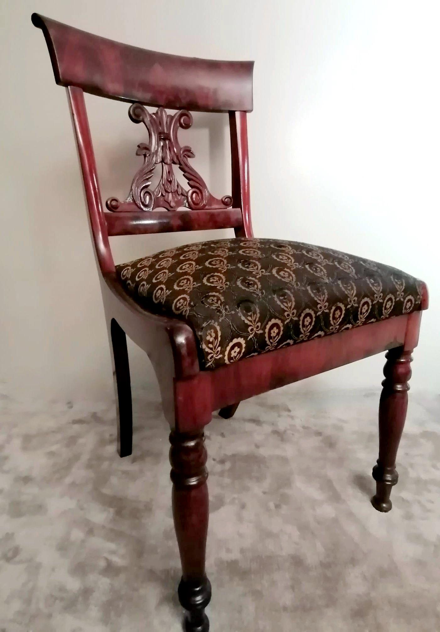 We kindly suggest you read the whole description, because with it we try to give you detailed technical and historical information to guarantee the authenticity of our objects.
Particular and elegant chair with a solid and functional structure; the