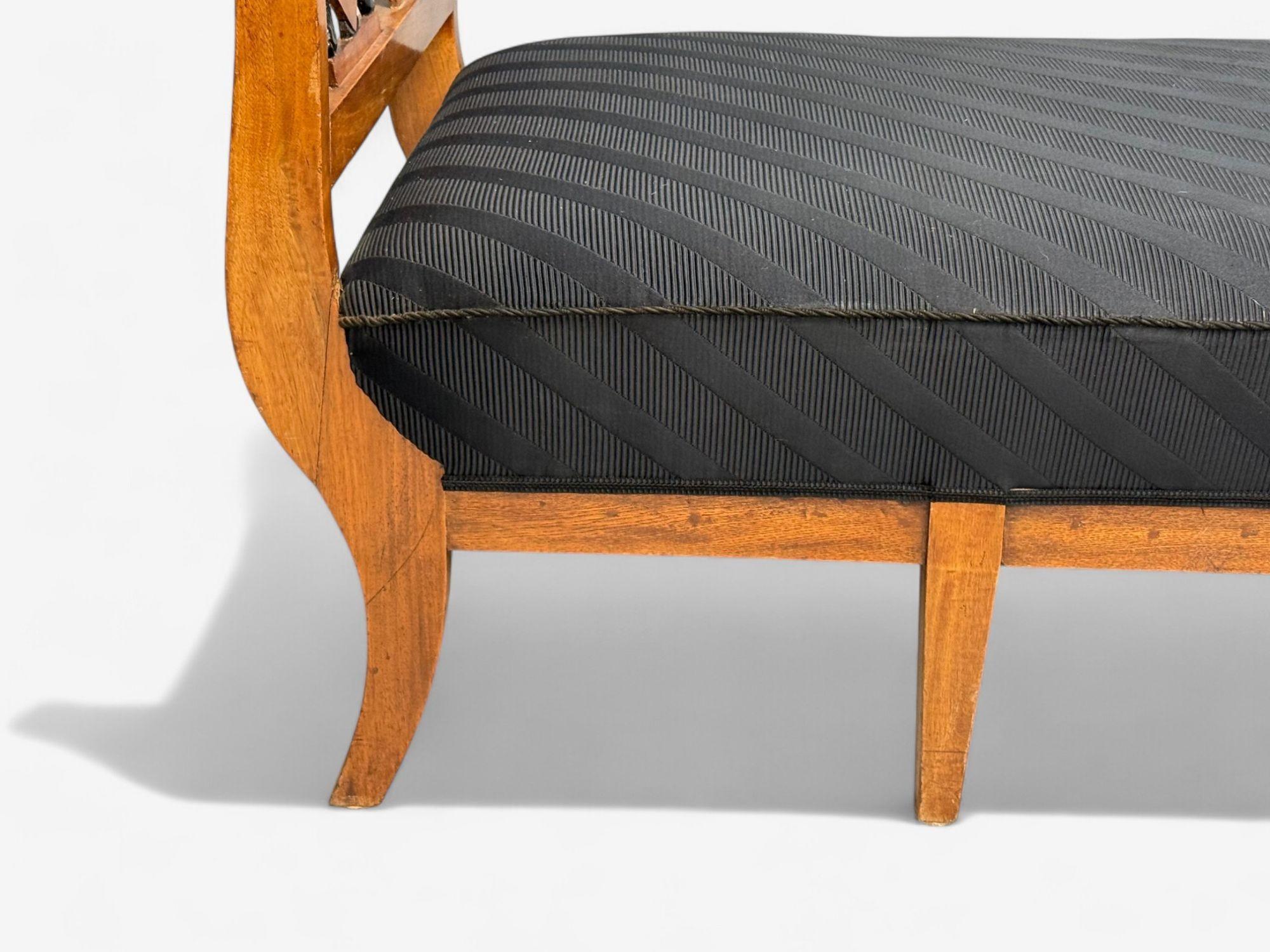 Biedermeier Style, Fruitwood, Black Fabric, Daybed, USA, 19th c. For Sale 8