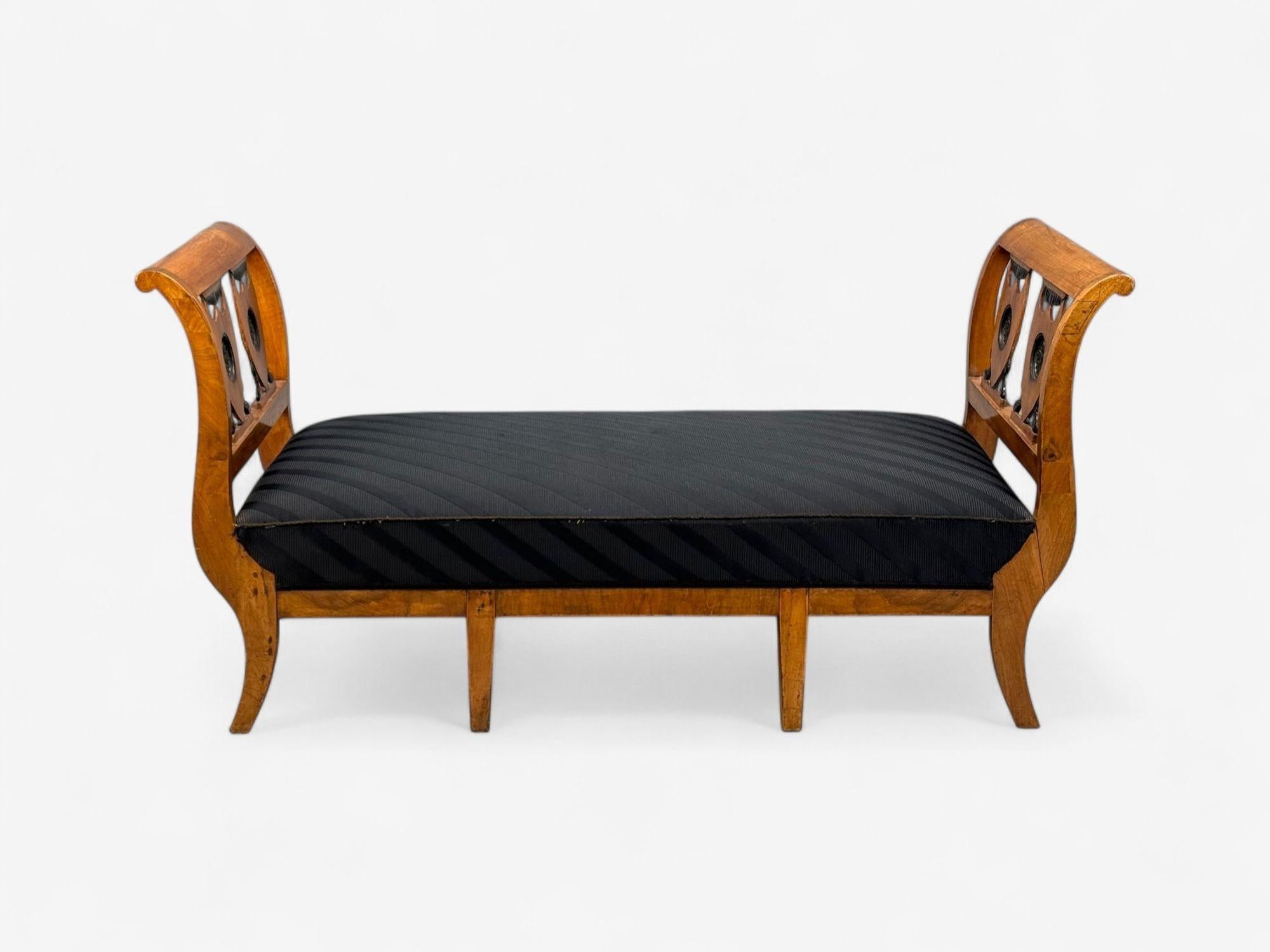 American Biedermeier Style, Fruitwood, Black Fabric, Daybed, USA, 19th c. For Sale