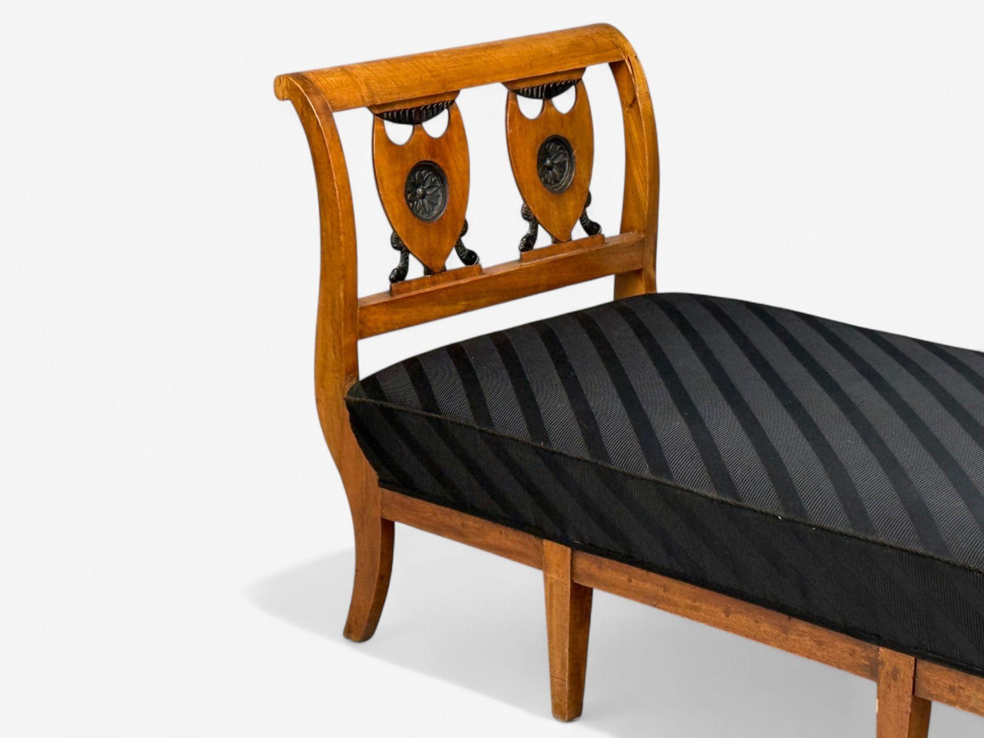 Biedermeier Style, Fruitwood, Black Fabric, Daybed, USA, 19th c. For Sale 4