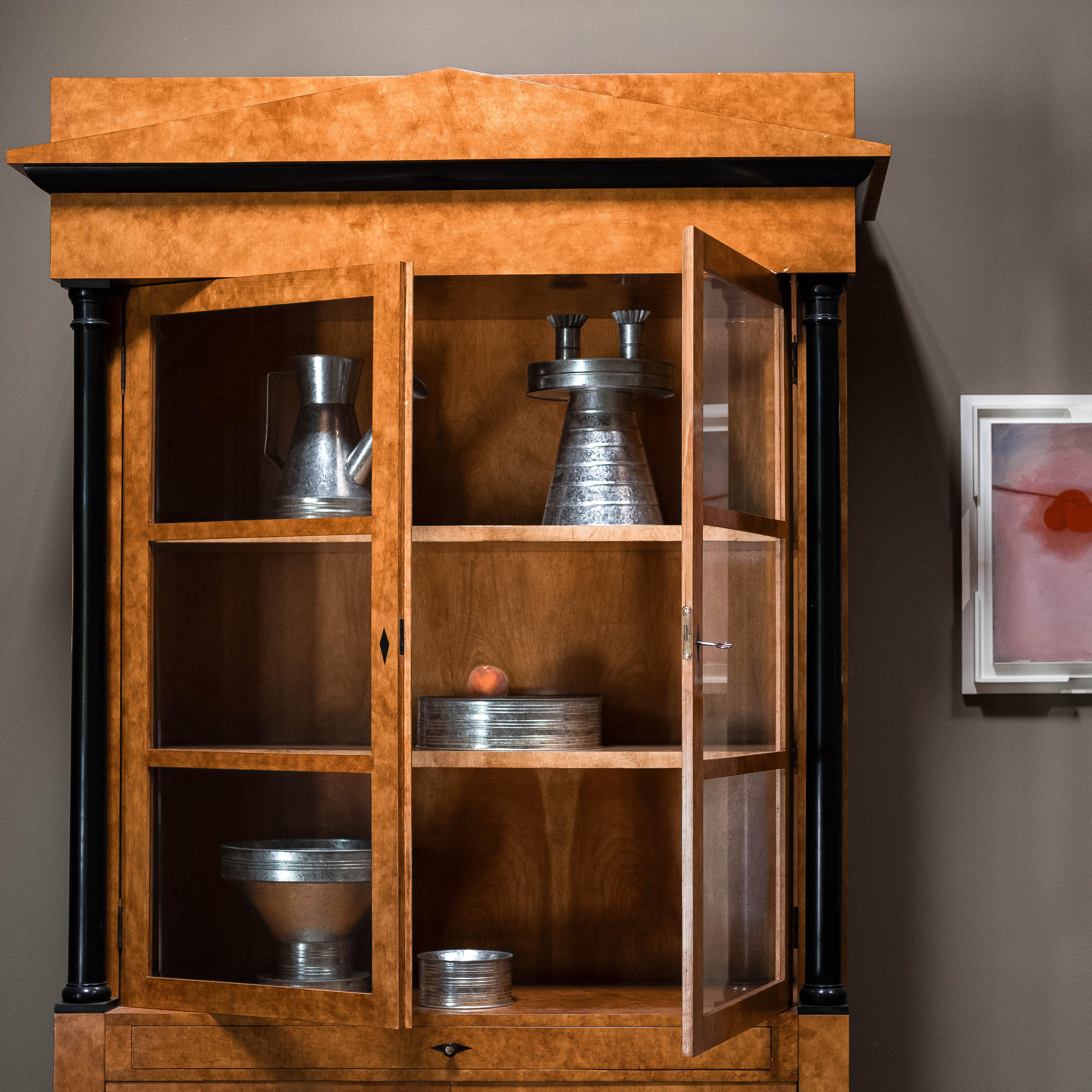 Sconosciuto Vetrina in legno di frutta in stile Biedermeier, inizio XIX secolo in vendita
