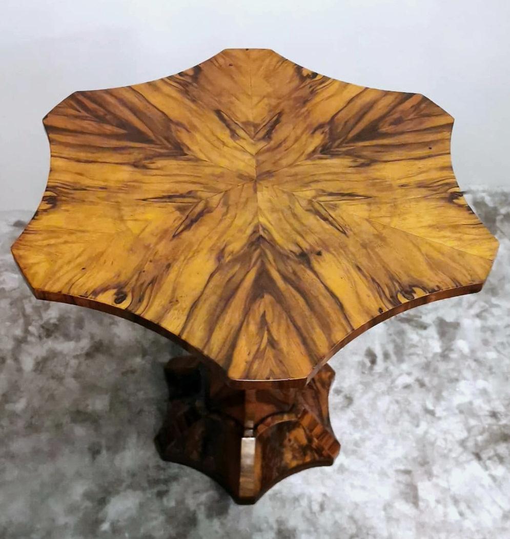 Biedermeier Style Italian Shaped Coffee Table In Good Condition For Sale In Prato, Tuscany