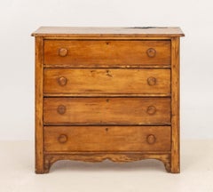 Victorian Pine Chest of Drawers with Four Drawers