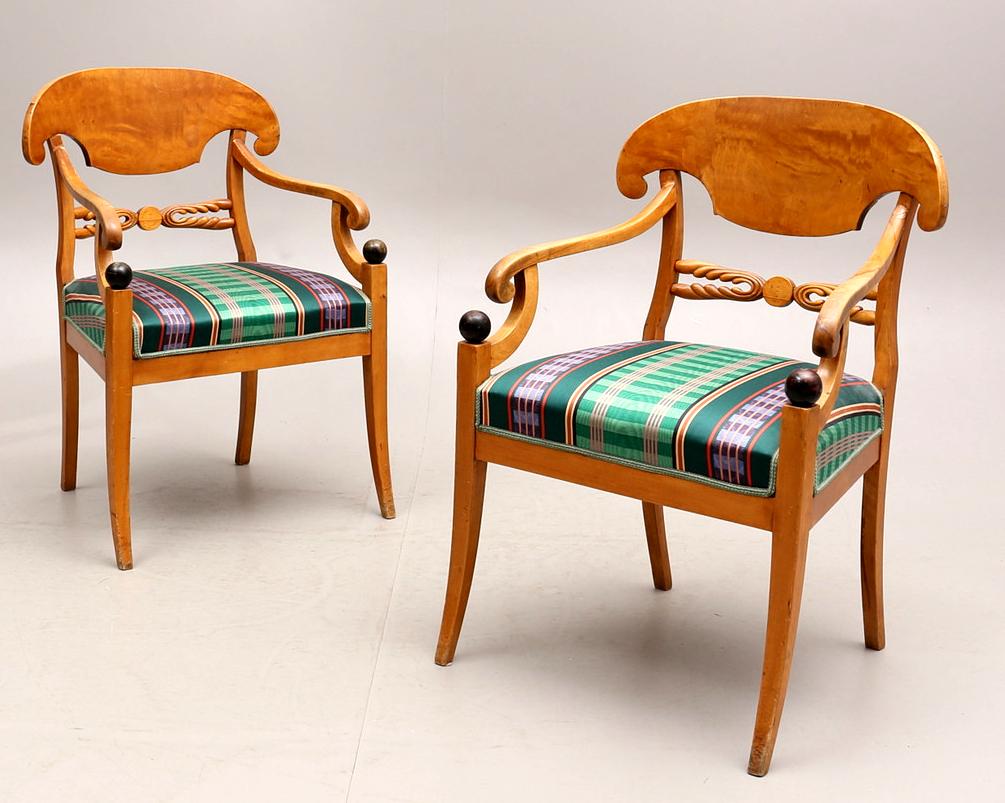 Biedermeier Swedish Carver Chairs 1800s Antique Honey Quilted Golden Birch In Good Condition In LONDON, GB