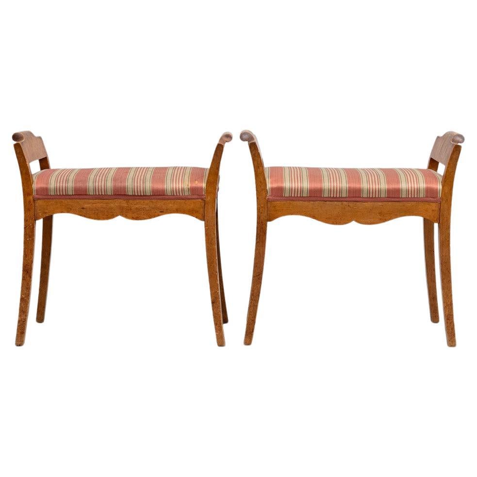 Biedermeier Sueco Banquete Taburete Par 1800s Abedul Dorado en venta