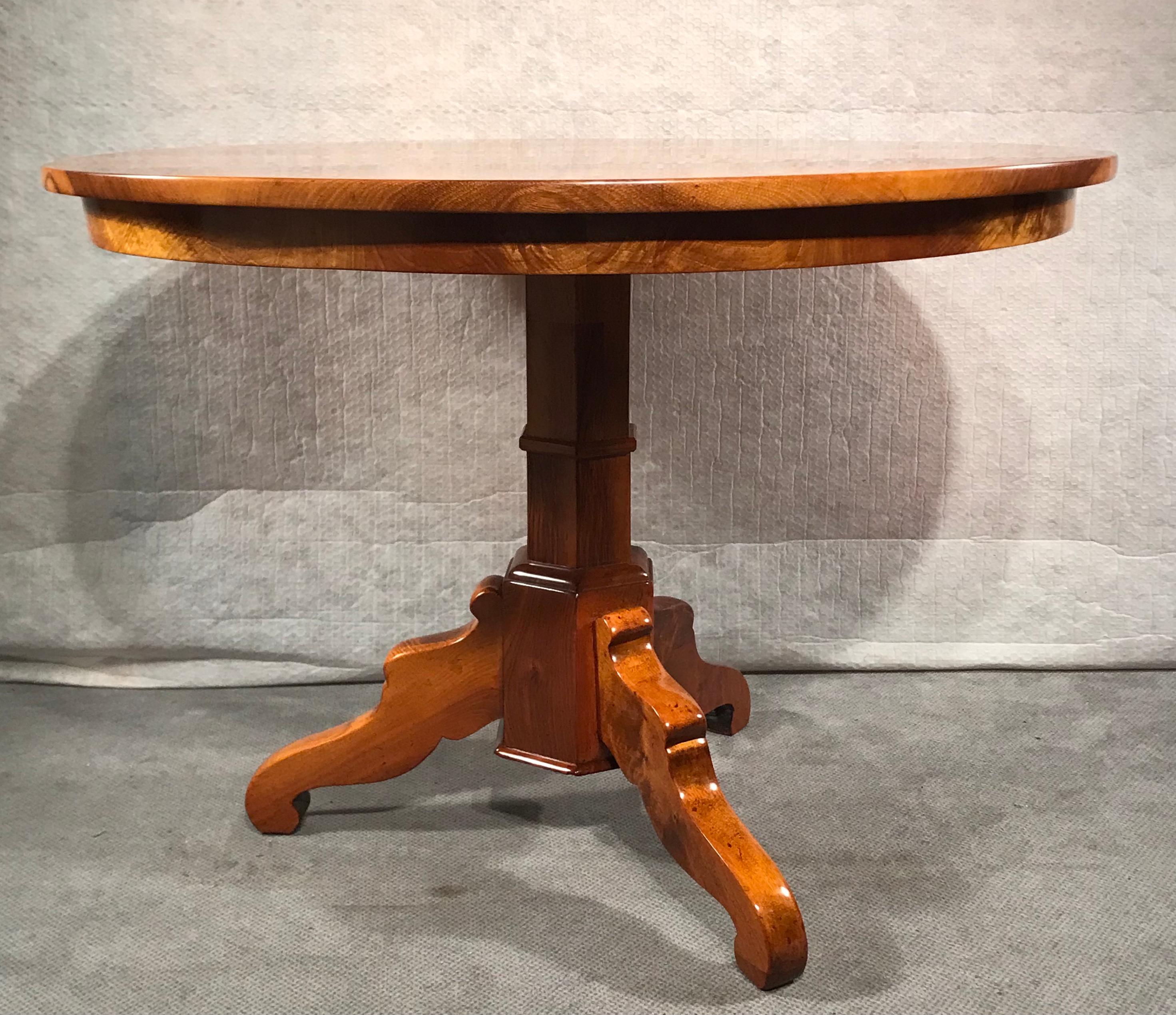 Veneer Biedermeier Table, 1830, Walnut For Sale
