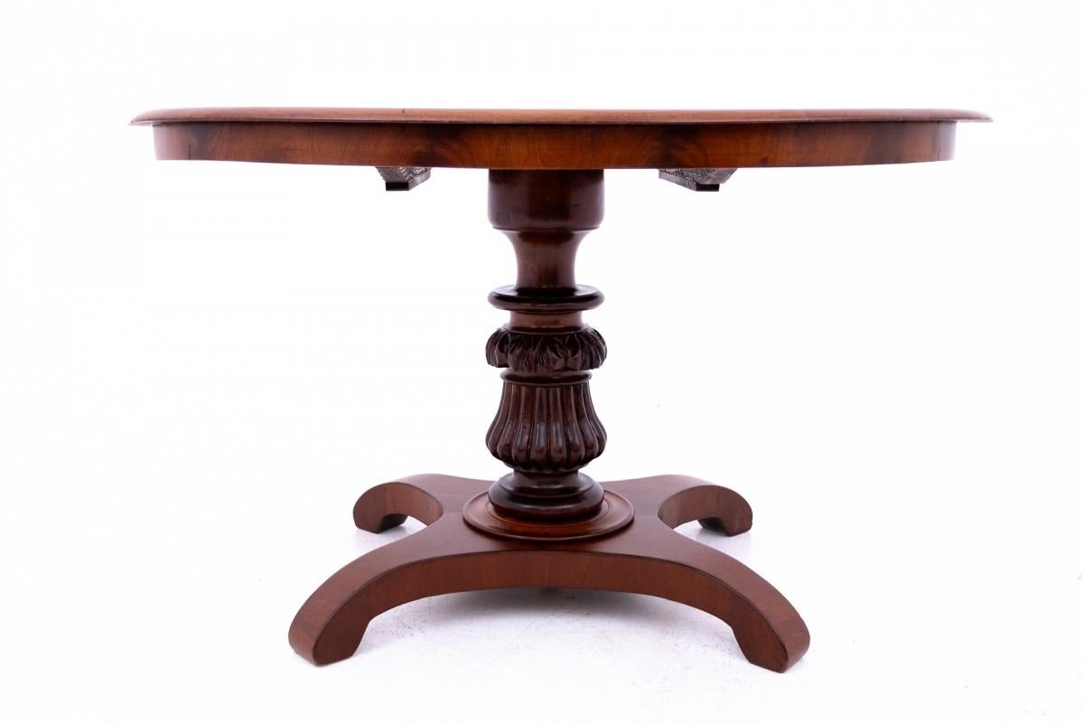 Swedish Biedermeier table, Northern Europe, circa 1860. After renovation. For Sale