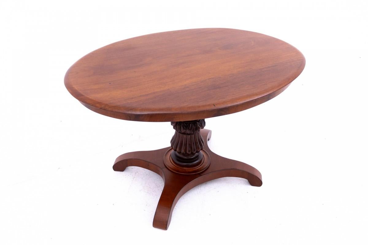 Biedermeier table, Northern Europe, circa 1860. After renovation. In Good Condition For Sale In Chorzów, PL