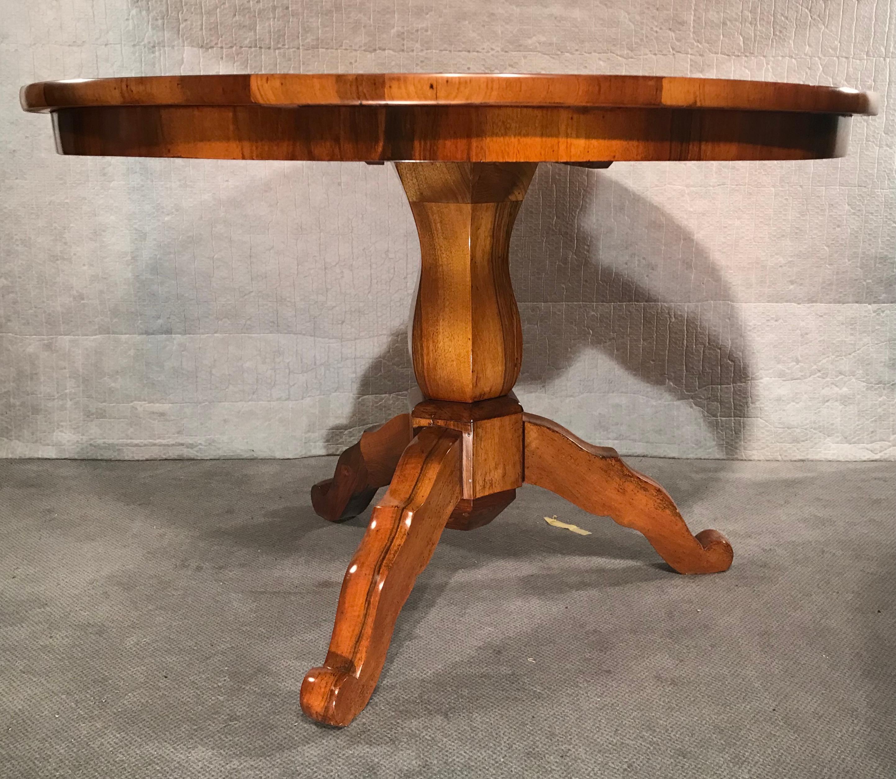 Veneer Biedermeier Table, South German 1820-30 For Sale
