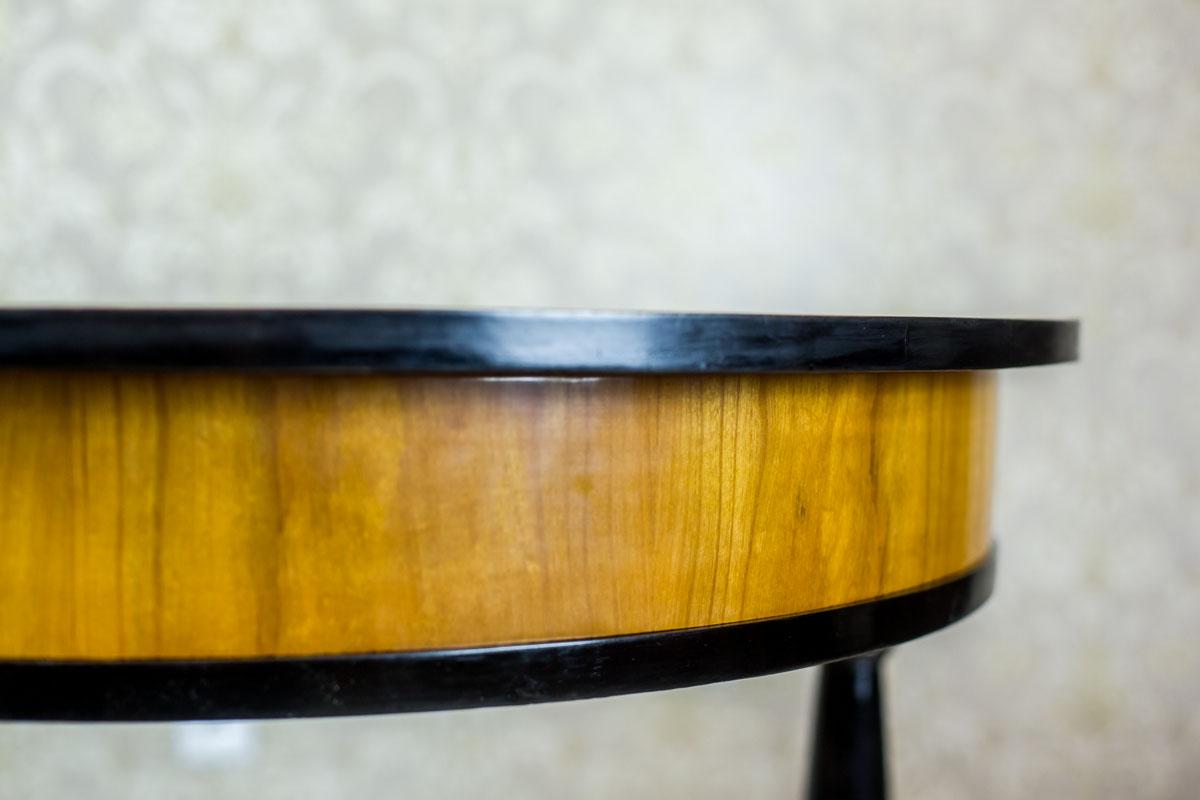 Mid-19th Century Biedermeier Table Veneered with Rosewood, circa 1860