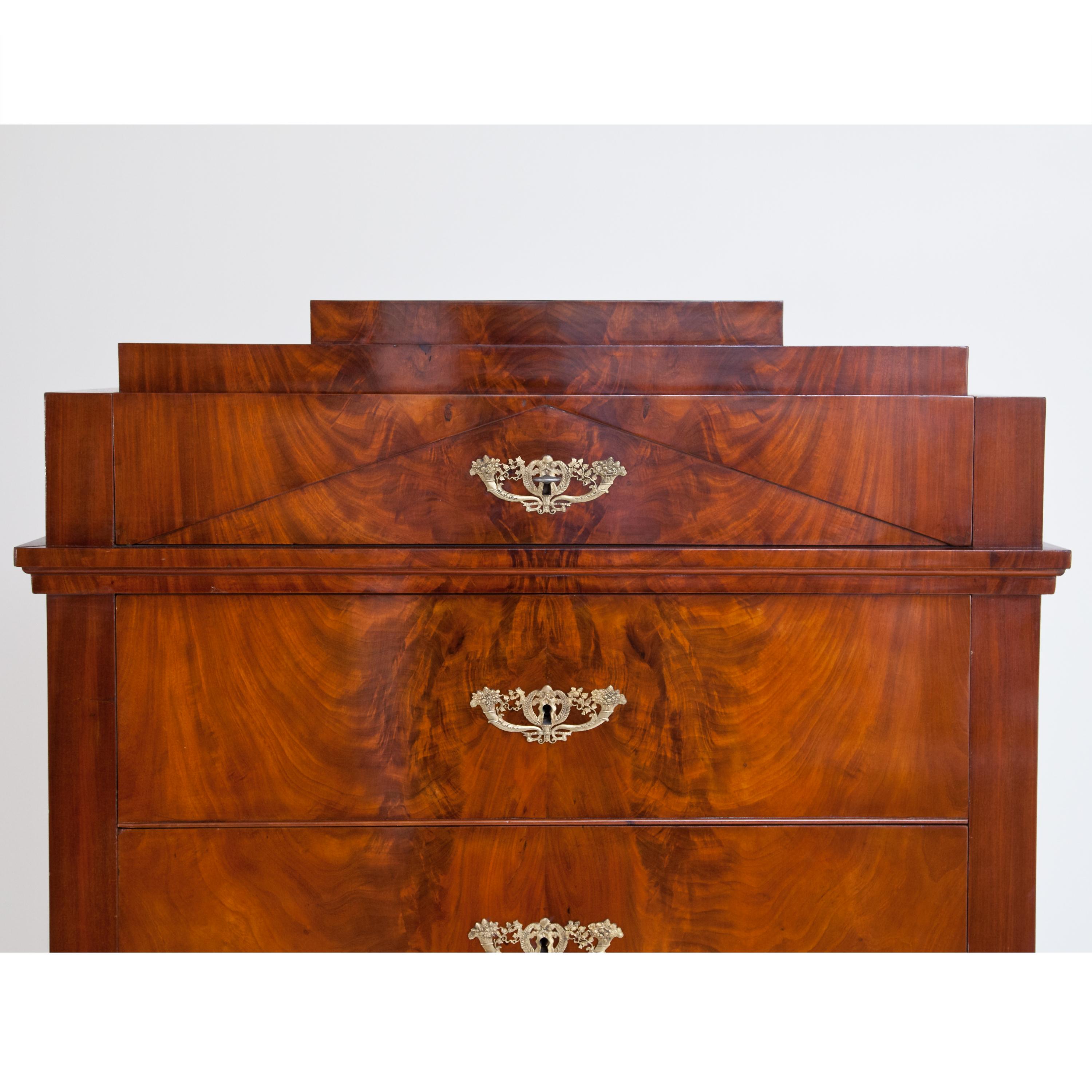 Early 19th Century Biedermeier Tall Chest of Drawers, circa 1820