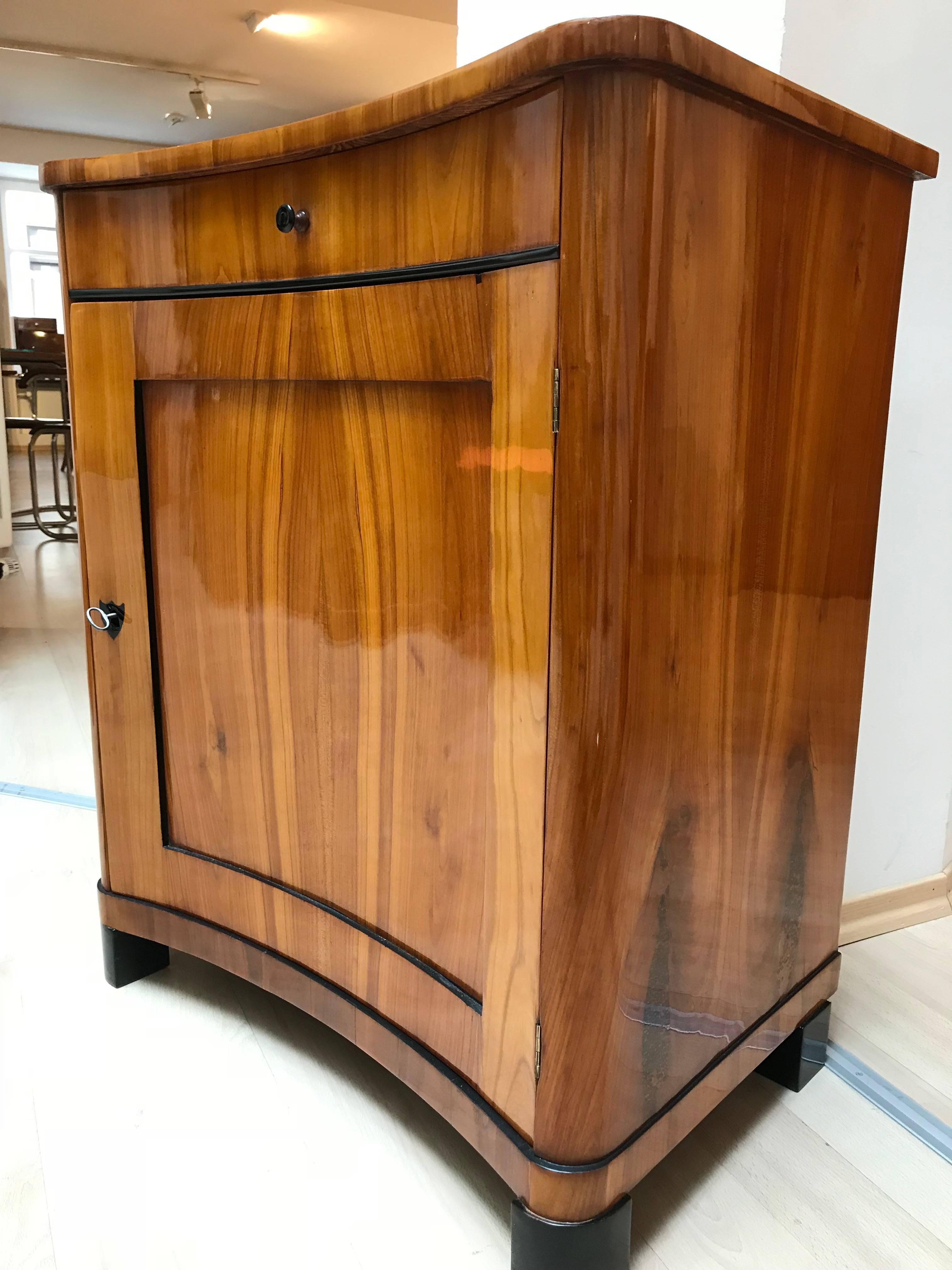 Biedermeier Trumeau Chest, Cherry Veneer, South Germany circa 1825 In Good Condition In Regensburg, DE